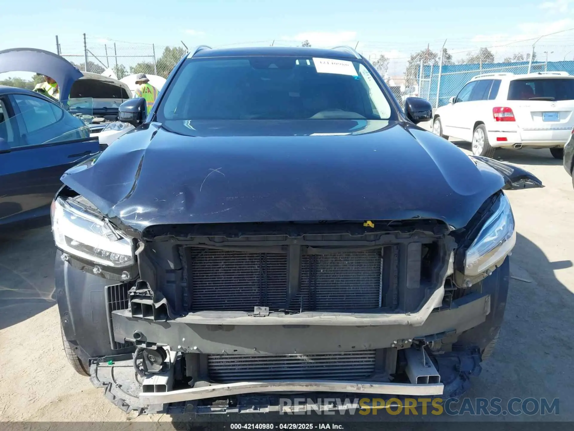 13 Photograph of a damaged car YV4102PK9L1533600 VOLVO XC90 2020