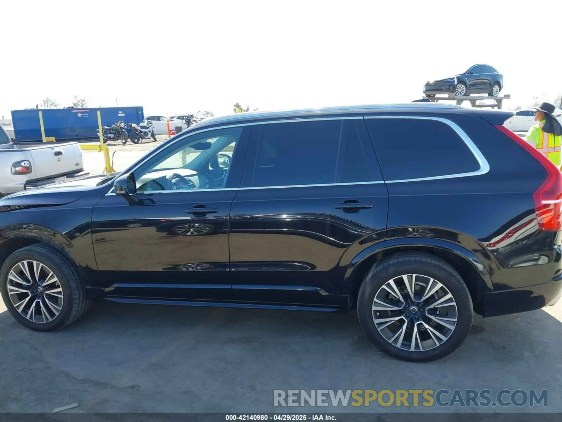 15 Photograph of a damaged car YV4102PK9L1533600 VOLVO XC90 2020