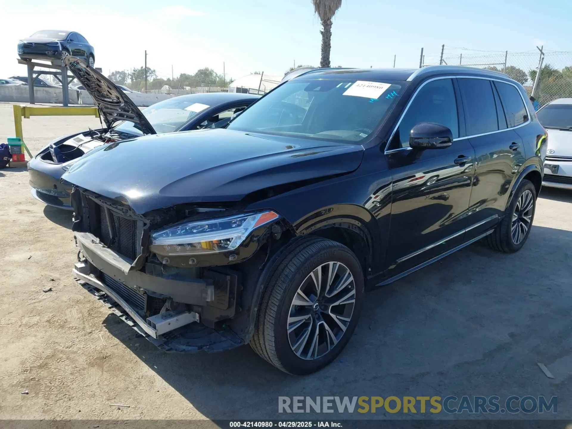 2 Photograph of a damaged car YV4102PK9L1533600 VOLVO XC90 2020