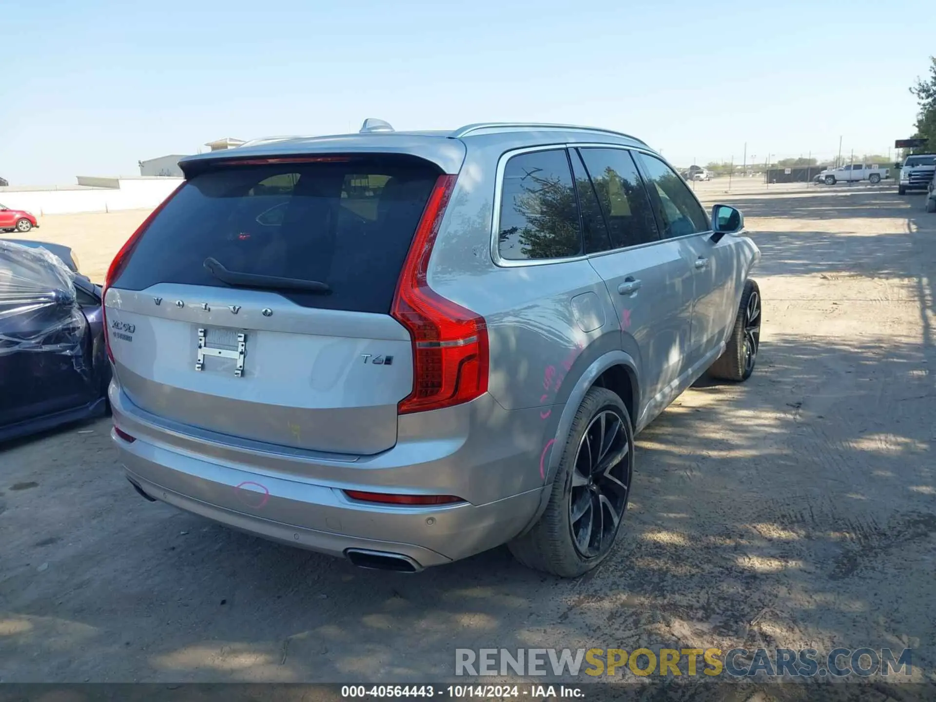 4 Photograph of a damaged car YV4A221K8L1604143 VOLVO XC90 2020