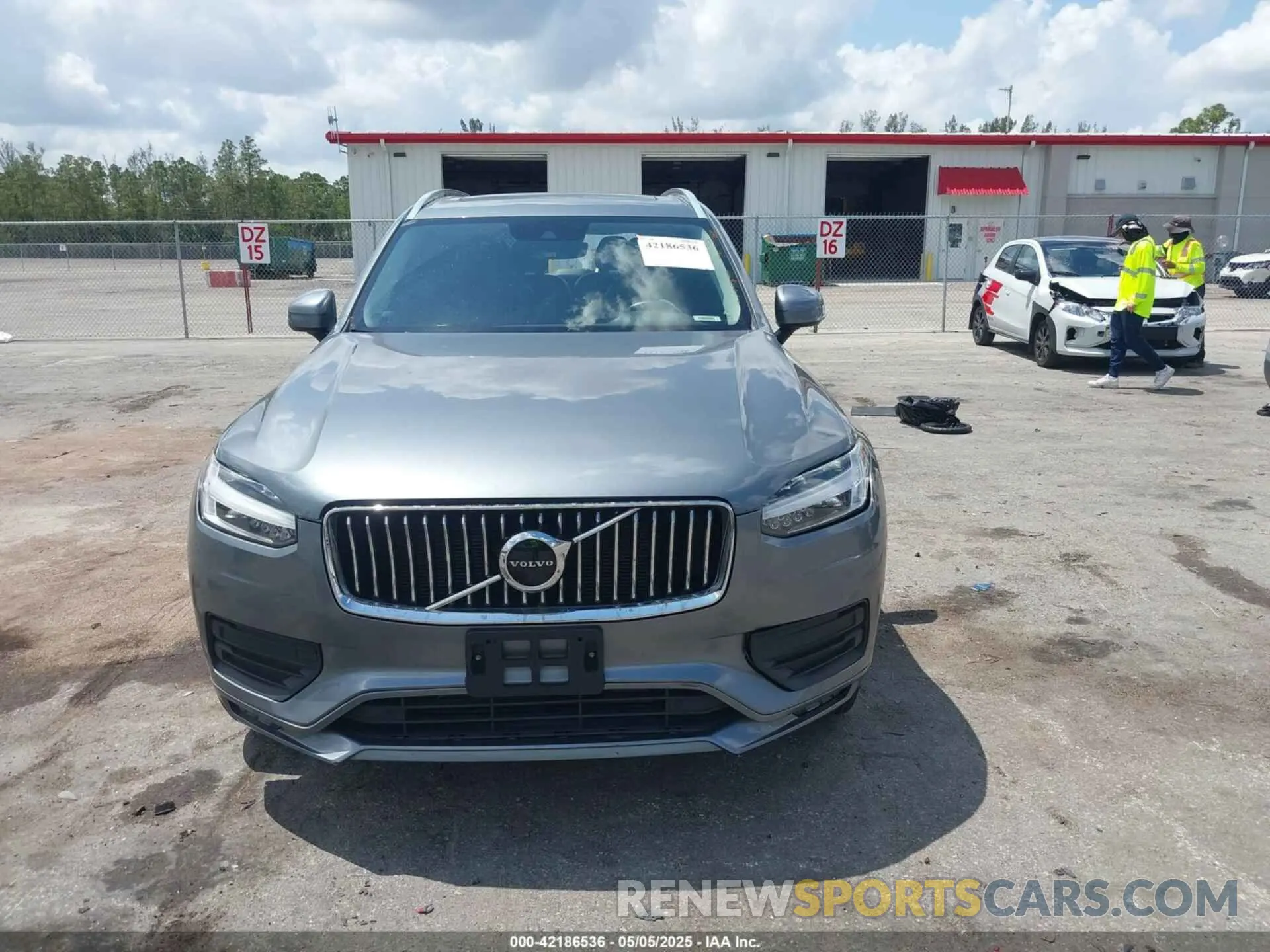 12 Photograph of a damaged car YV4A221K9L1620562 VOLVO XC90 2020