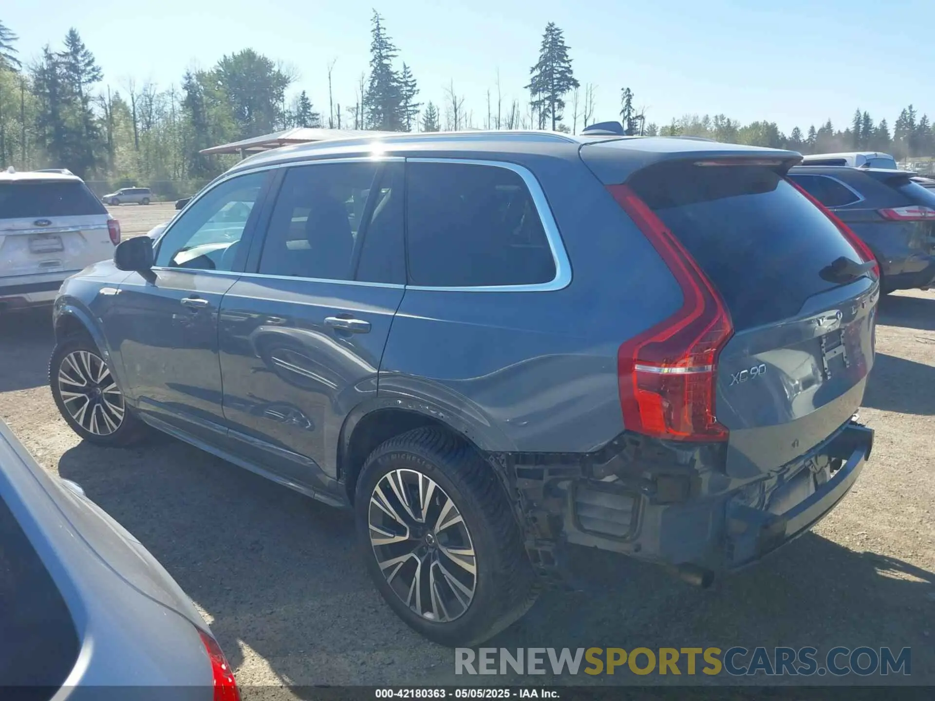 15 Photograph of a damaged car YV4A221KXL1553065 VOLVO XC90 2020