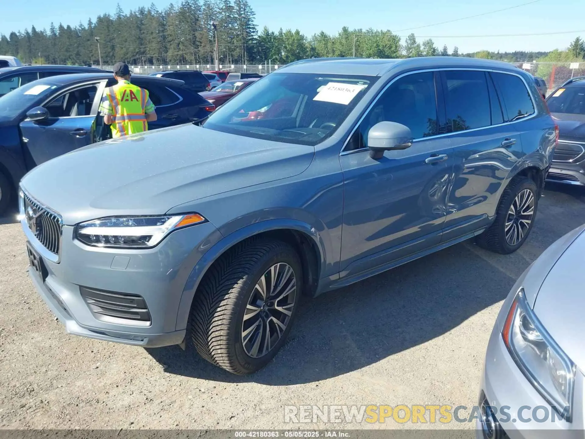 2 Photograph of a damaged car YV4A221KXL1553065 VOLVO XC90 2020