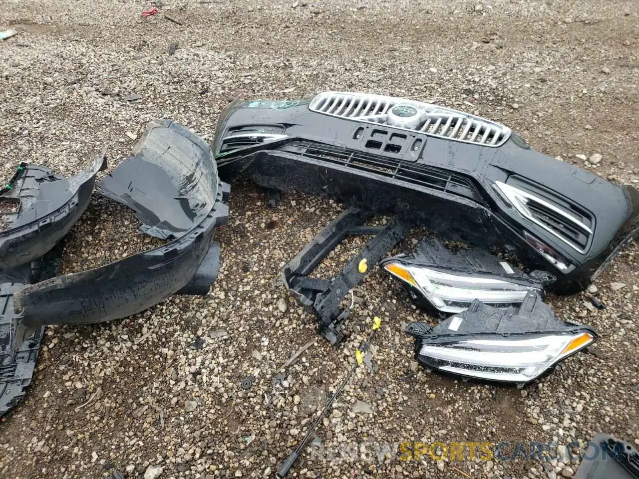 13 Photograph of a damaged car YV4A221LXL1533035 VOLVO XC90 2020