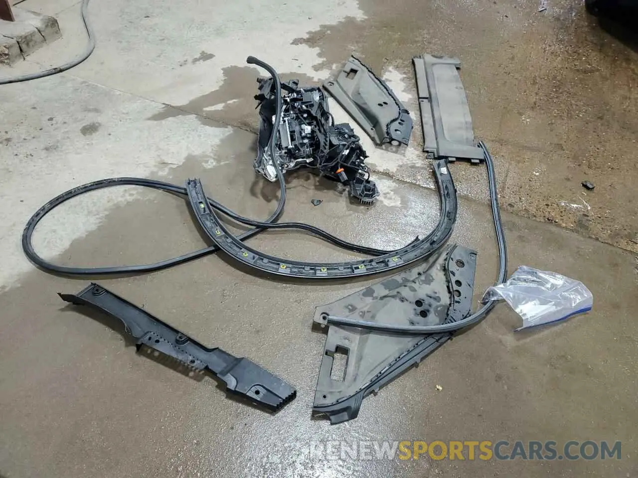 13 Photograph of a damaged car YV4A22PK2L1612486 VOLVO XC90 2020