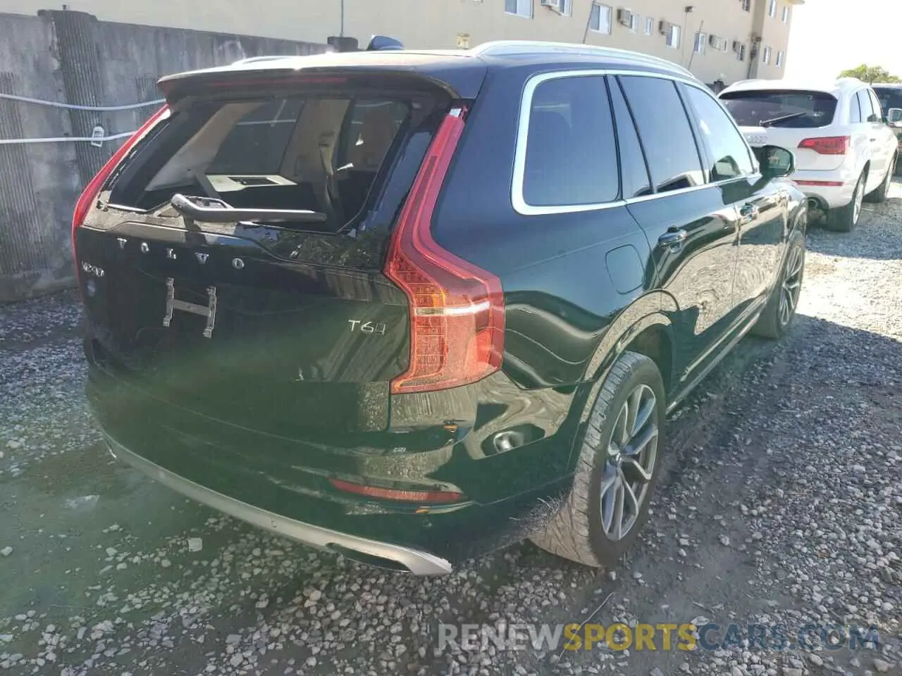 4 Photograph of a damaged car YV4A22PK3L1531304 VOLVO XC90 2020