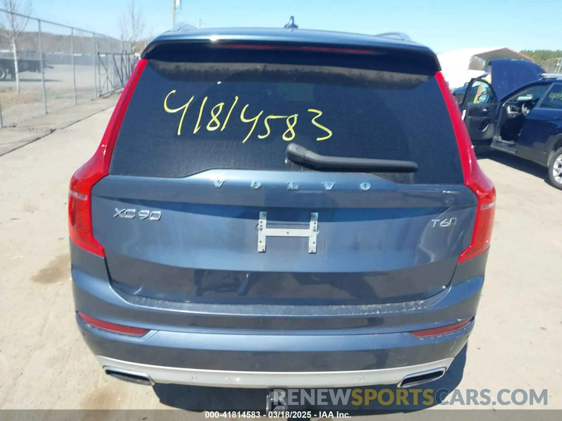 17 Photograph of a damaged car YV4A22PK3L1535353 VOLVO XC90 2020