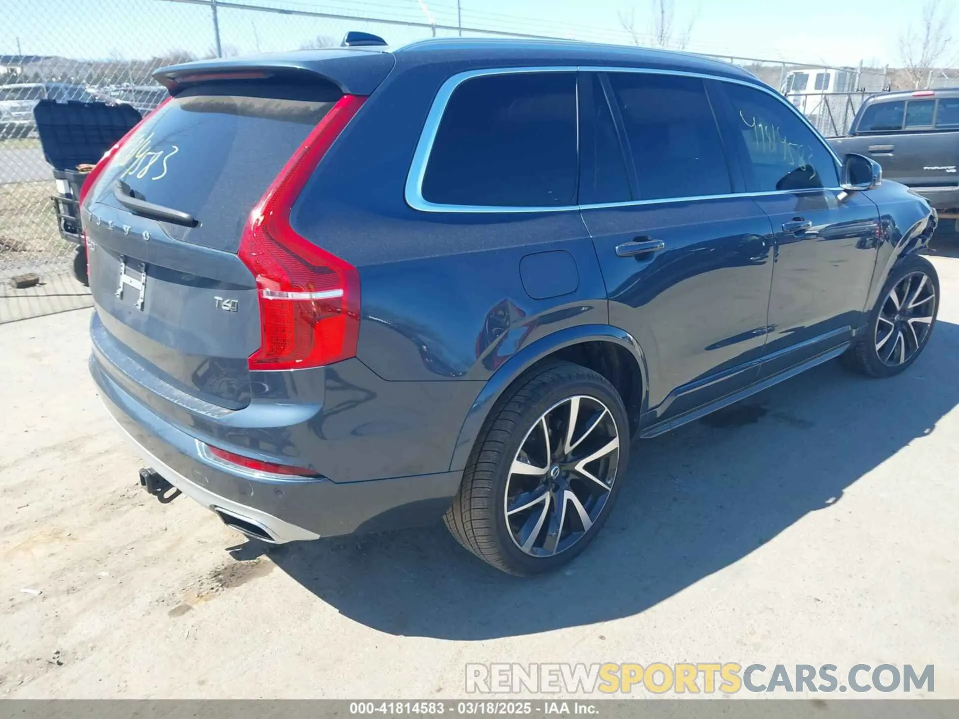 4 Photograph of a damaged car YV4A22PK3L1535353 VOLVO XC90 2020
