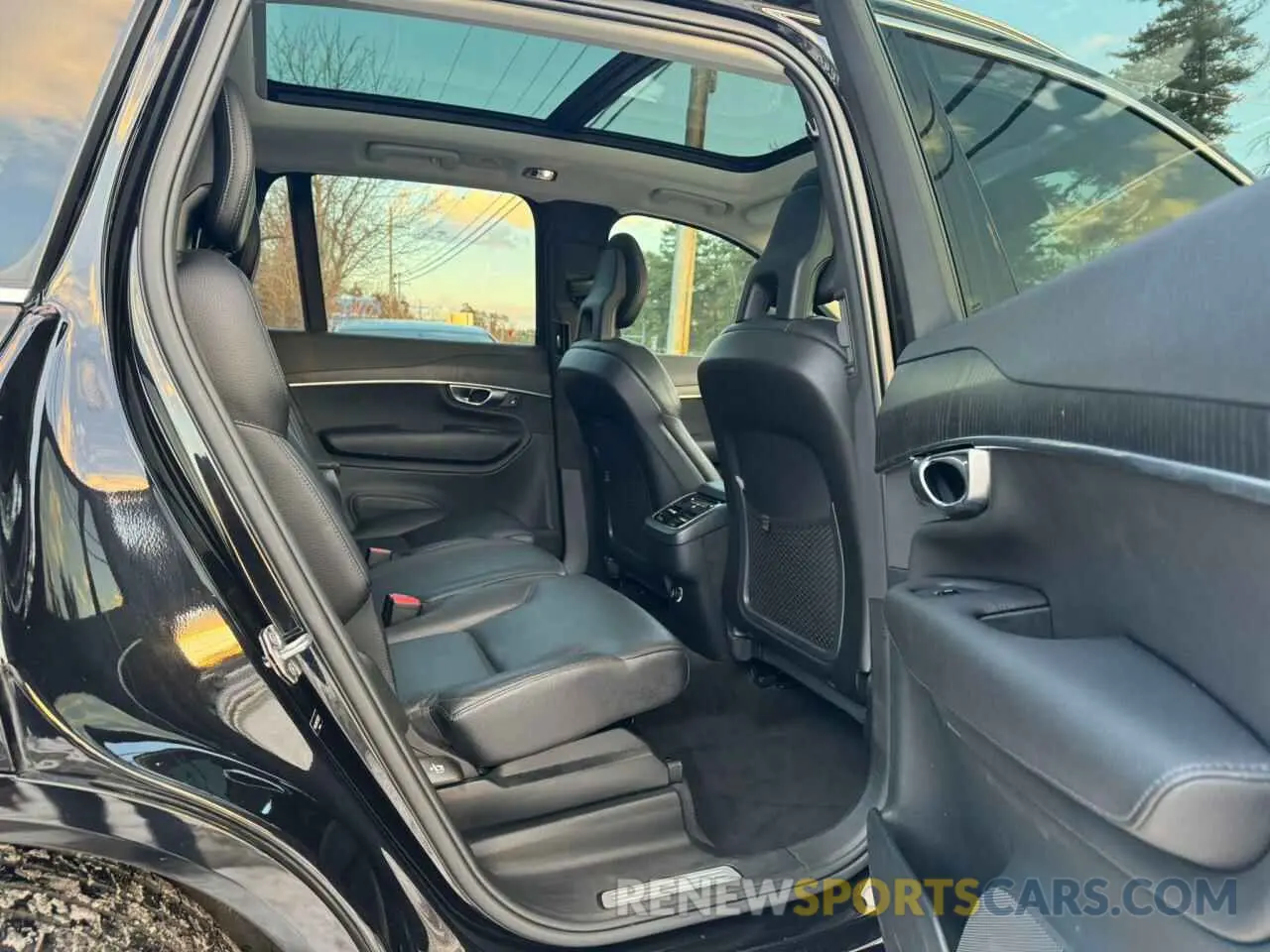 6 Фотография поврежденного автомобиля YV4A22PK7L1550227 VOLVO XC90 2020