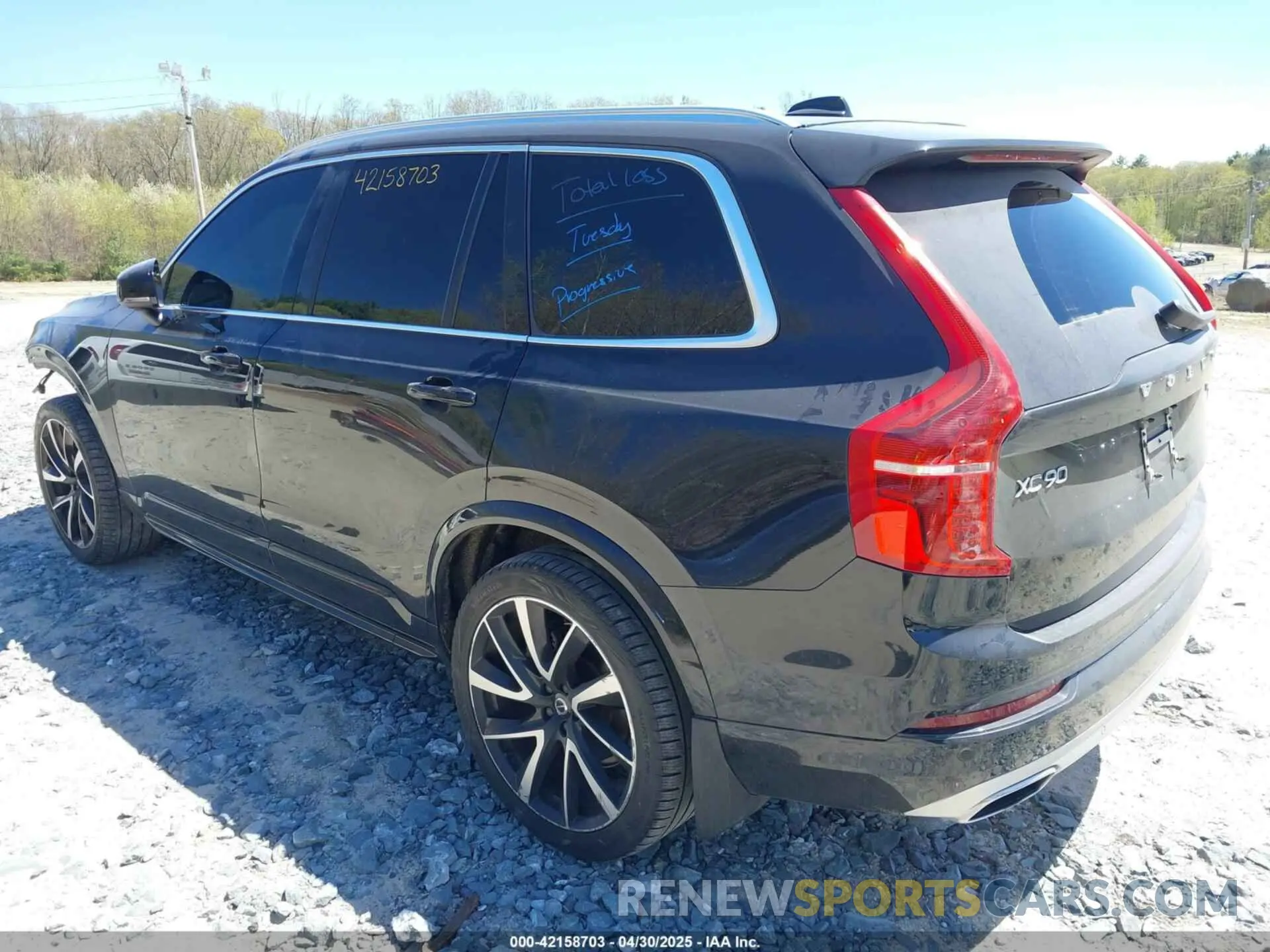 3 Photograph of a damaged car YV4A22PK8L1554545 VOLVO XC90 2020