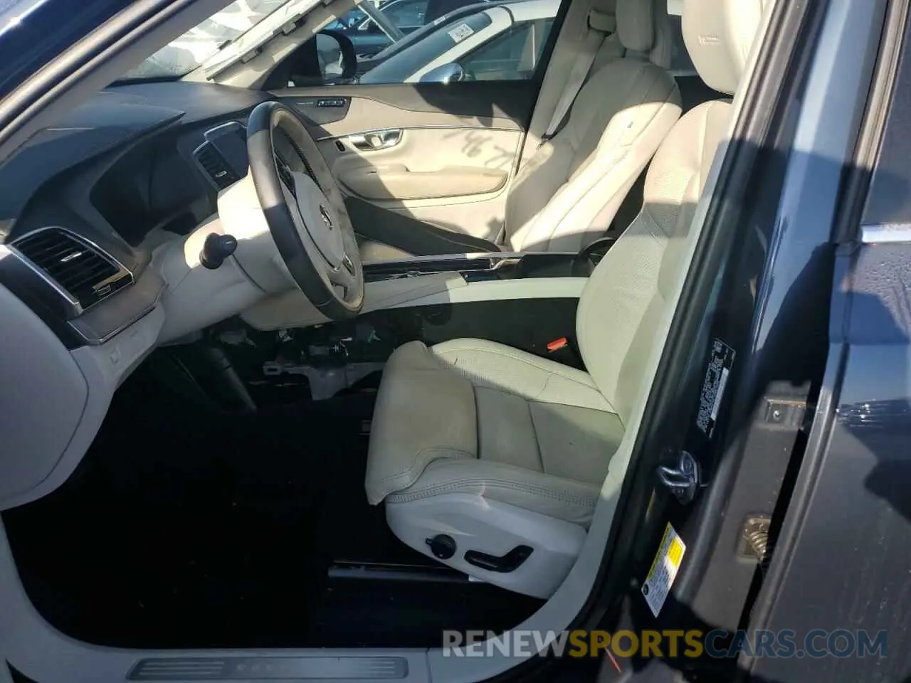 7 Photograph of a damaged car YV4A22PL4L1572839 VOLVO XC90 2020