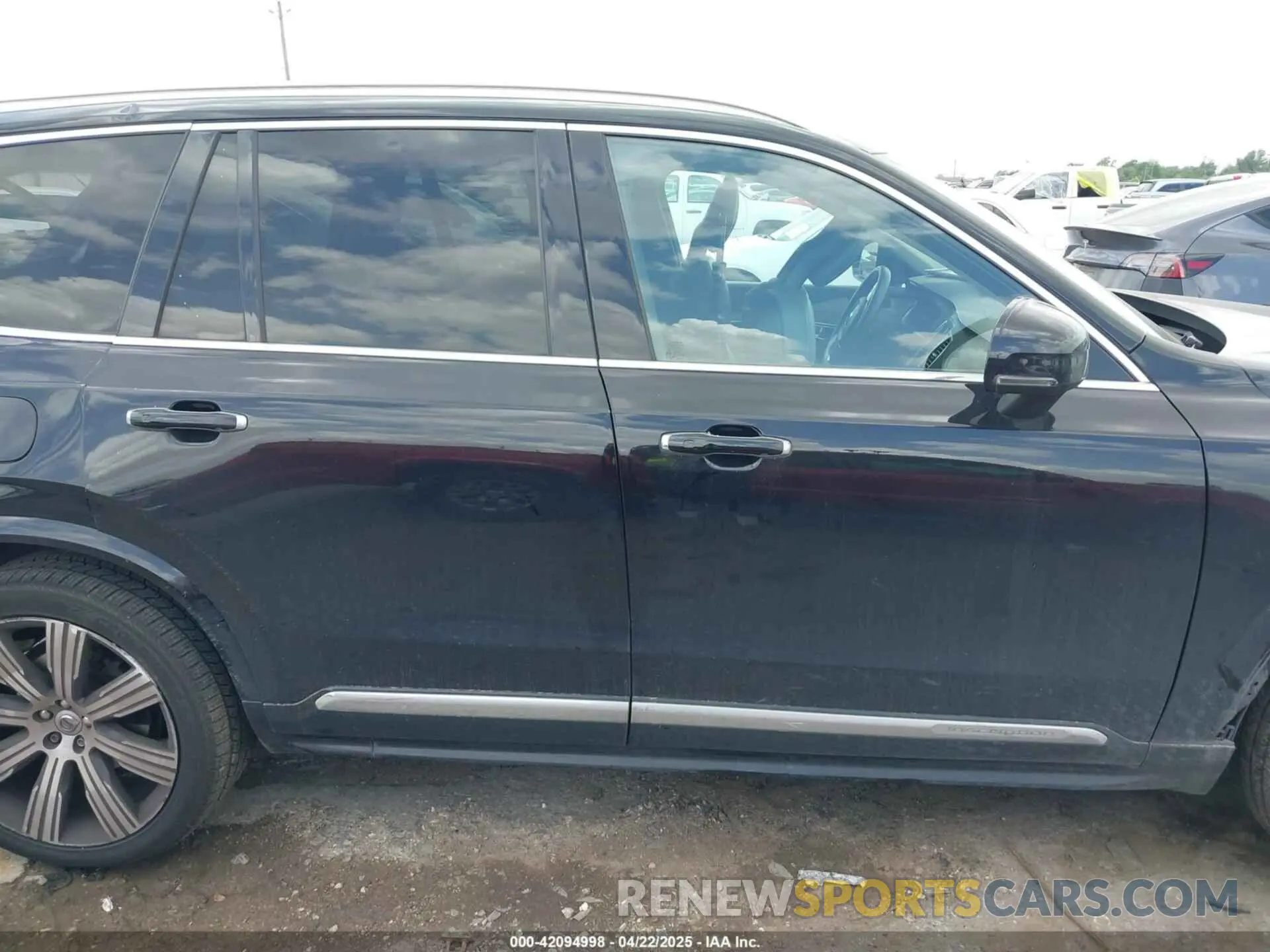 13 Photograph of a damaged car YV4A22PL9L1583593 VOLVO XC90 2020