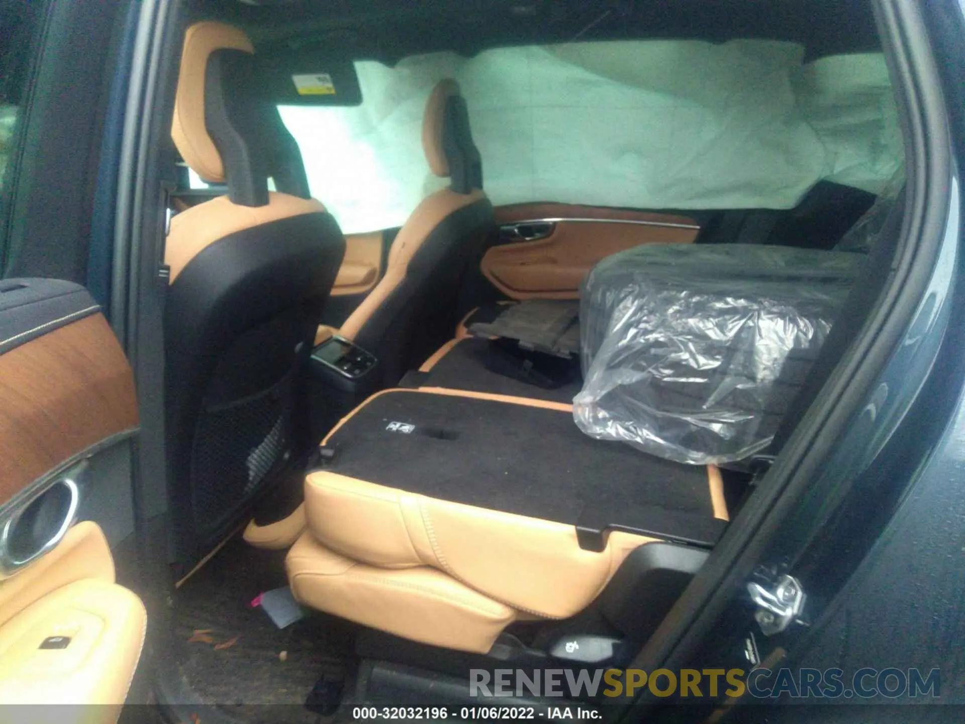 8 Photograph of a damaged car YV4A22PL9L1599177 VOLVO XC90 2020