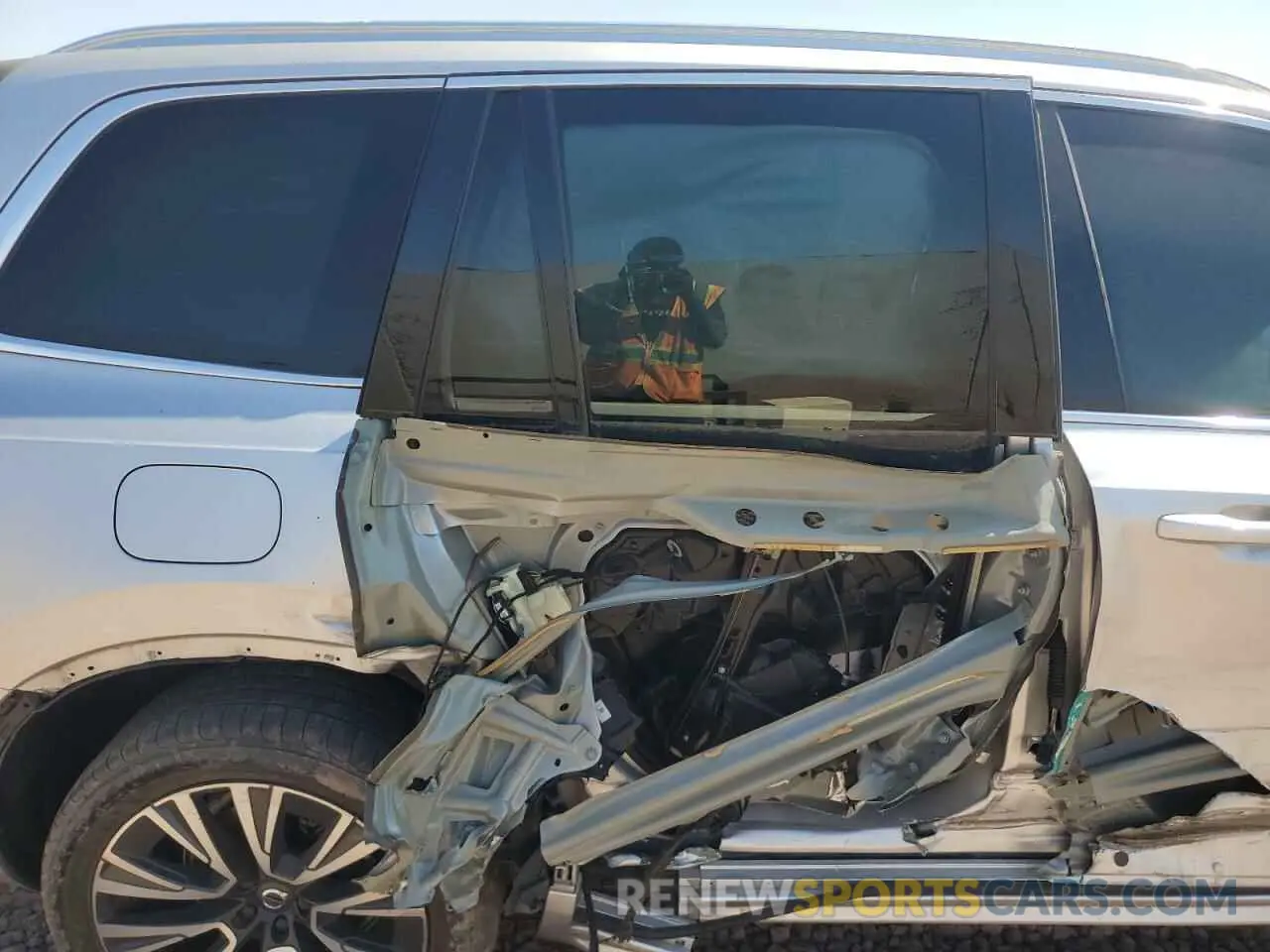 10 Фотография поврежденного автомобиля YV4102CK1M1687063 VOLVO XC90 2021