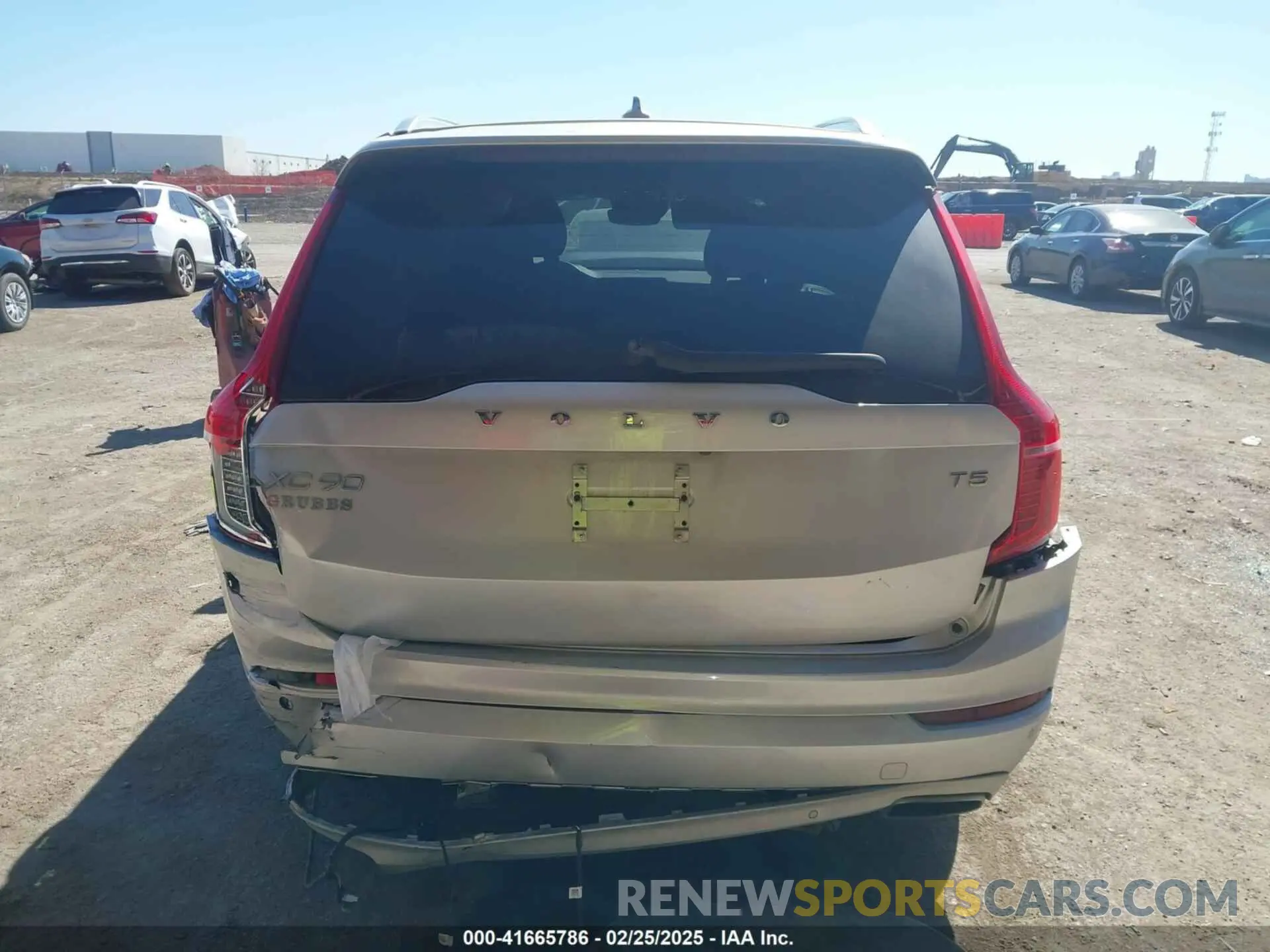 16 Photograph of a damaged car YV4102CK6M1695076 VOLVO XC90 2021
