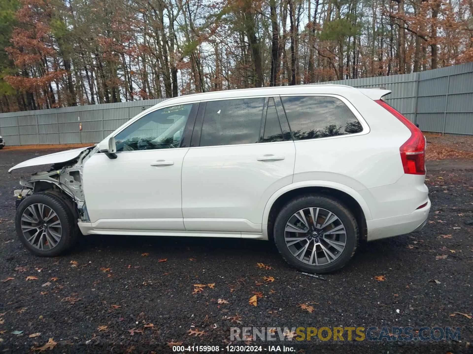 14 Photograph of a damaged car YV4102PK6M1737322 VOLVO XC90 2021