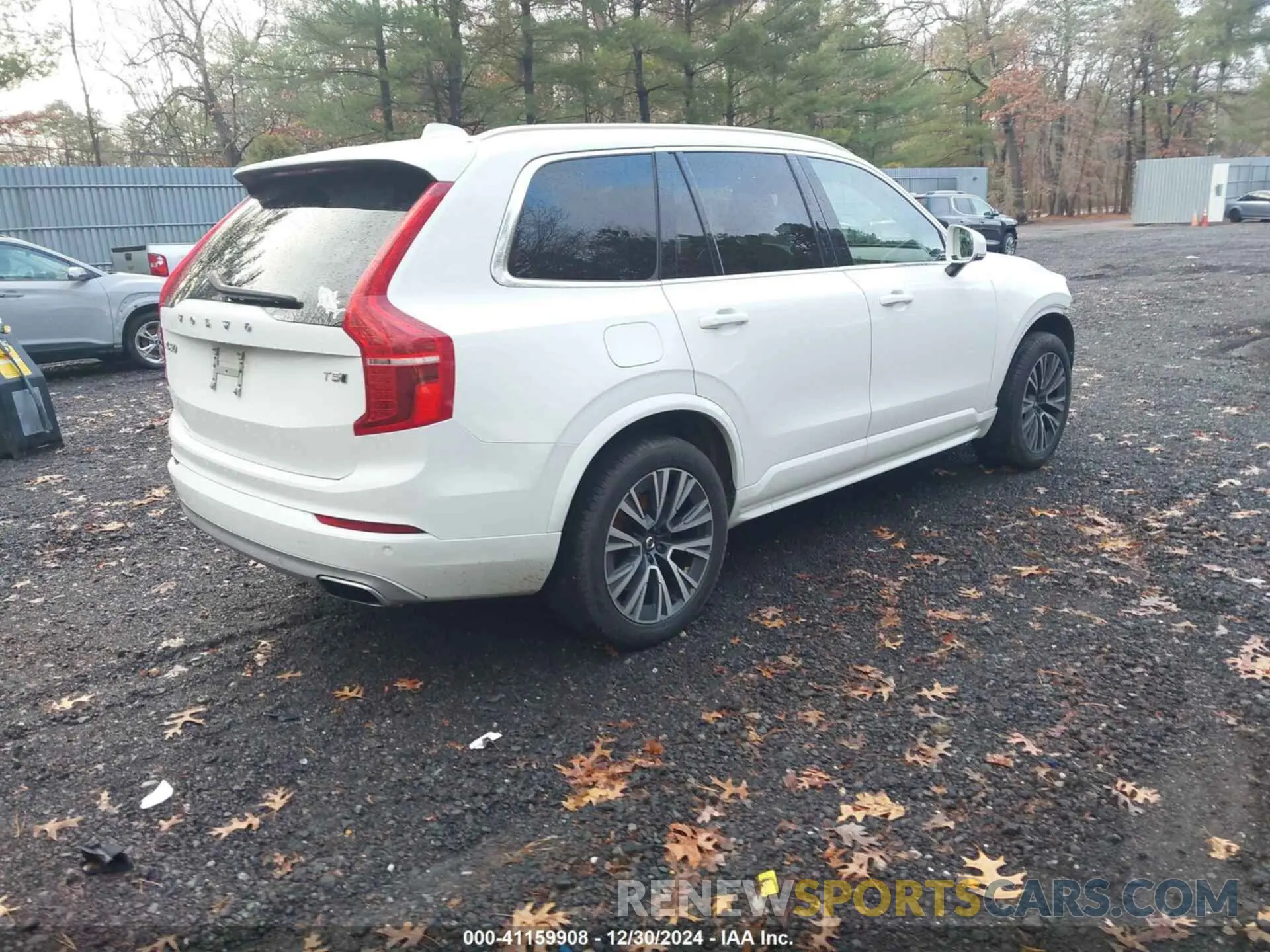 4 Photograph of a damaged car YV4102PK6M1737322 VOLVO XC90 2021