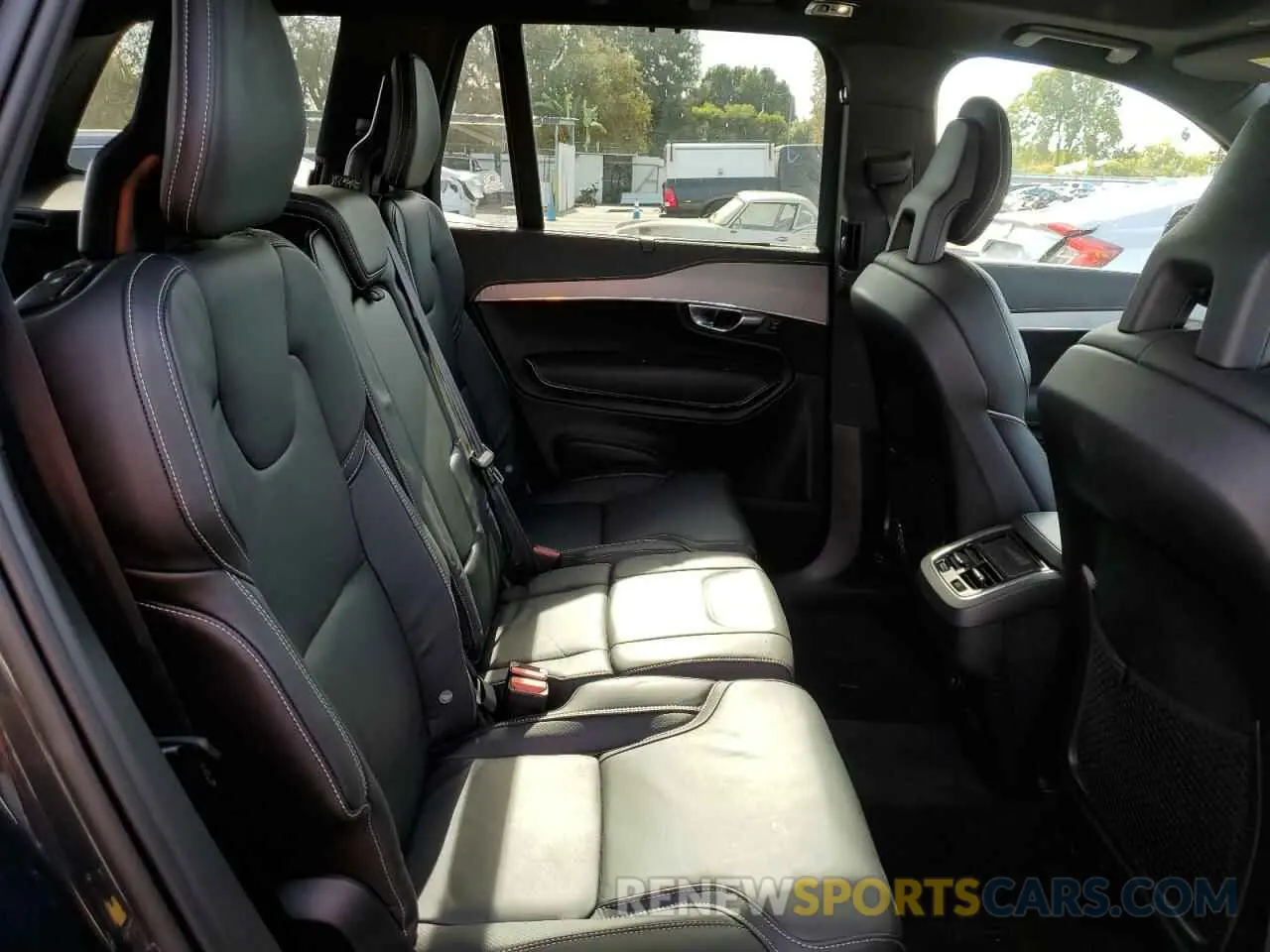 11 Photograph of a damaged car YV4102PM3M1726893 VOLVO XC90 2021