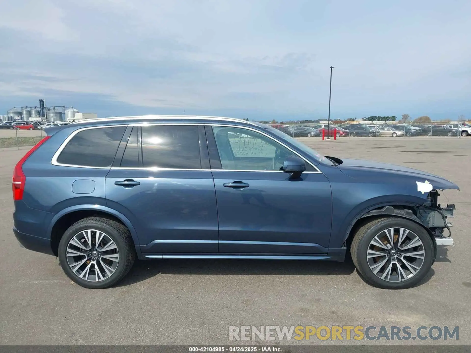14 Photograph of a damaged car YV4A221K6M1689257 VOLVO XC90 2021