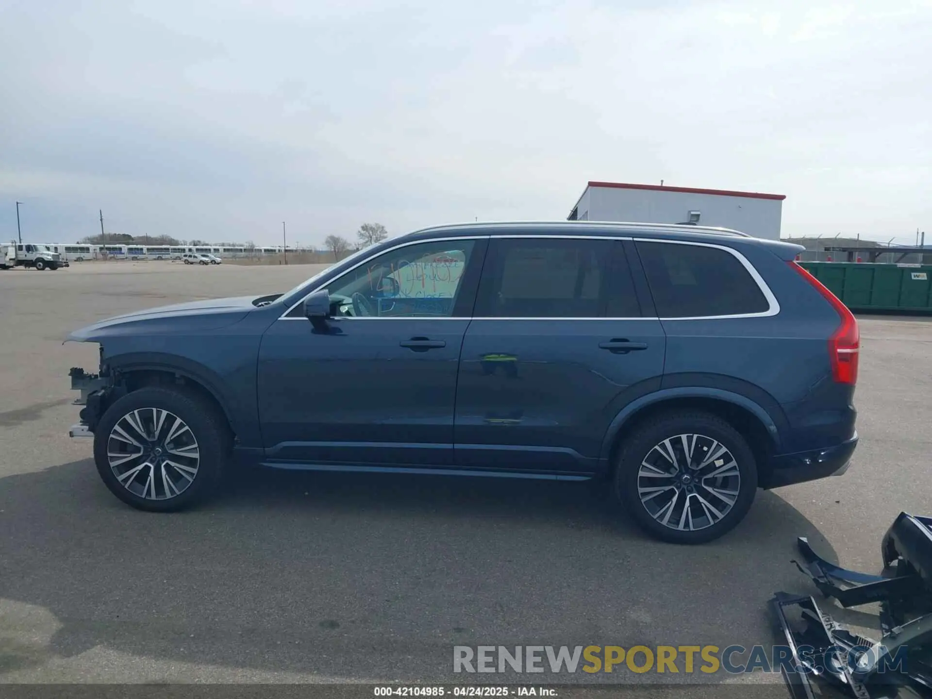 15 Photograph of a damaged car YV4A221K6M1689257 VOLVO XC90 2021