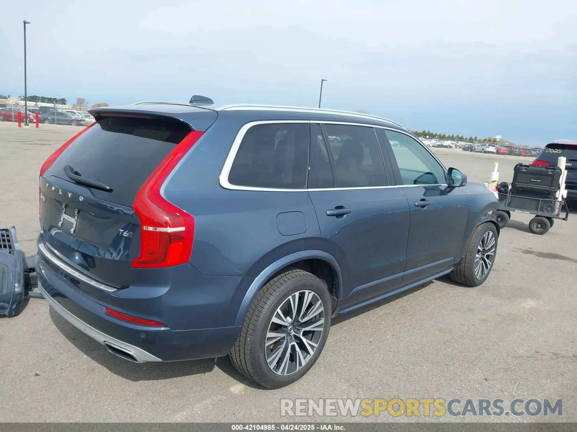 4 Photograph of a damaged car YV4A221K6M1689257 VOLVO XC90 2021