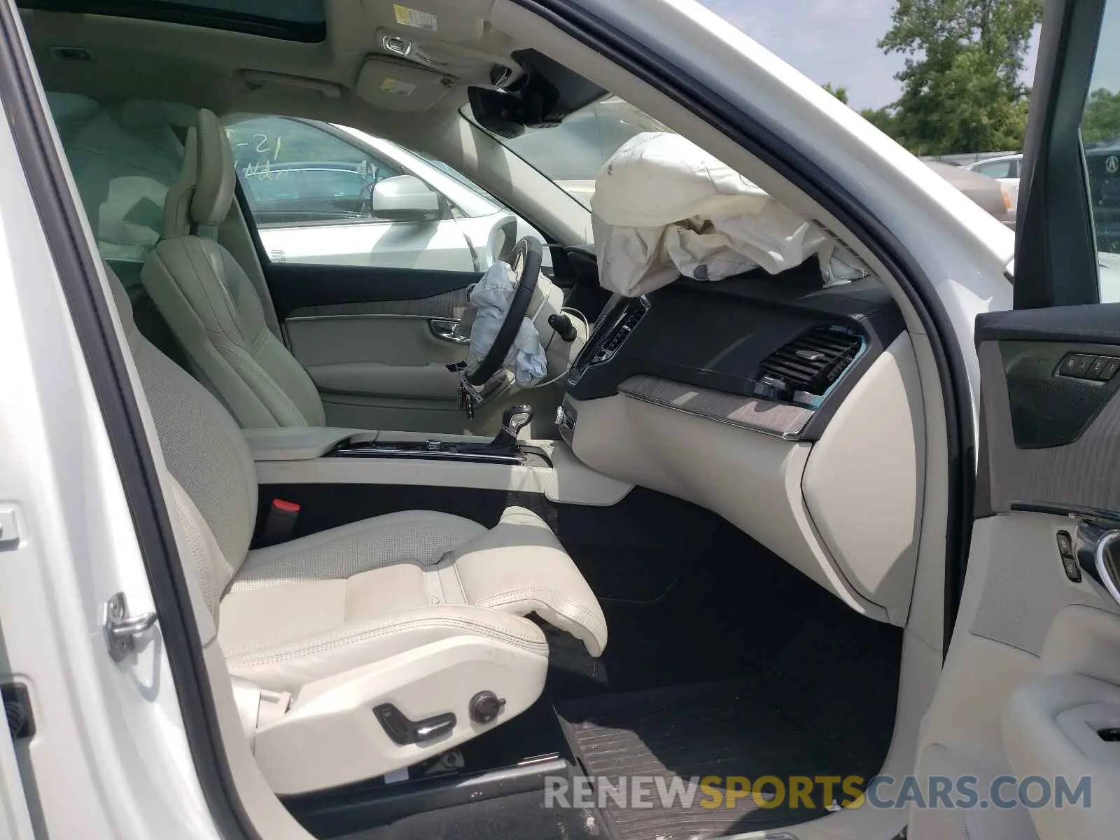 5 Photograph of a damaged car YV4A221L8M1685333 VOLVO XC90 2021