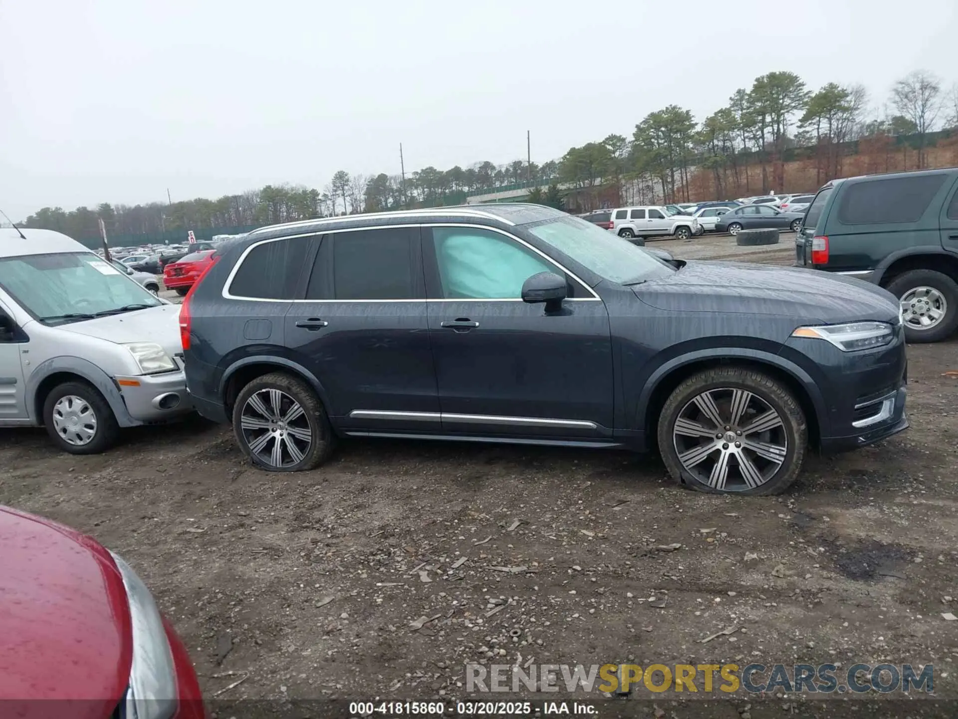 13 Photograph of a damaged car YV4A221L9M1685115 VOLVO XC90 2021