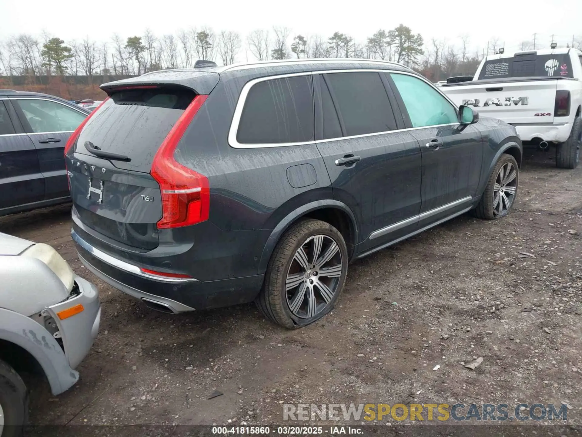 4 Photograph of a damaged car YV4A221L9M1685115 VOLVO XC90 2021