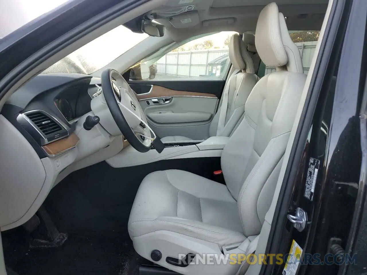 7 Фотография поврежденного автомобиля YV4A22PK2M1737084 VOLVO XC90 2021