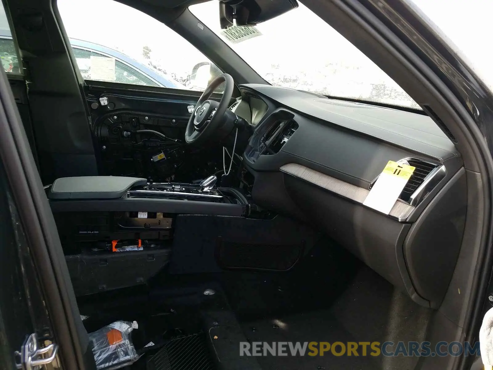 5 Photograph of a damaged car YV4BR0CL1M1683814 VOLVO XC90 2021