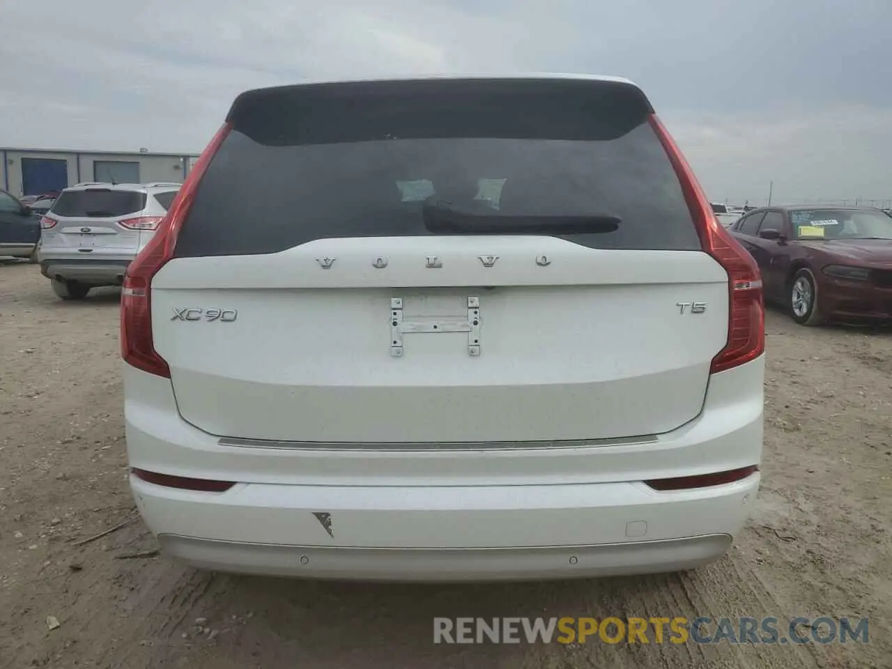 6 Photograph of a damaged car YV4102CK7N1857251 VOLVO XC90 2022