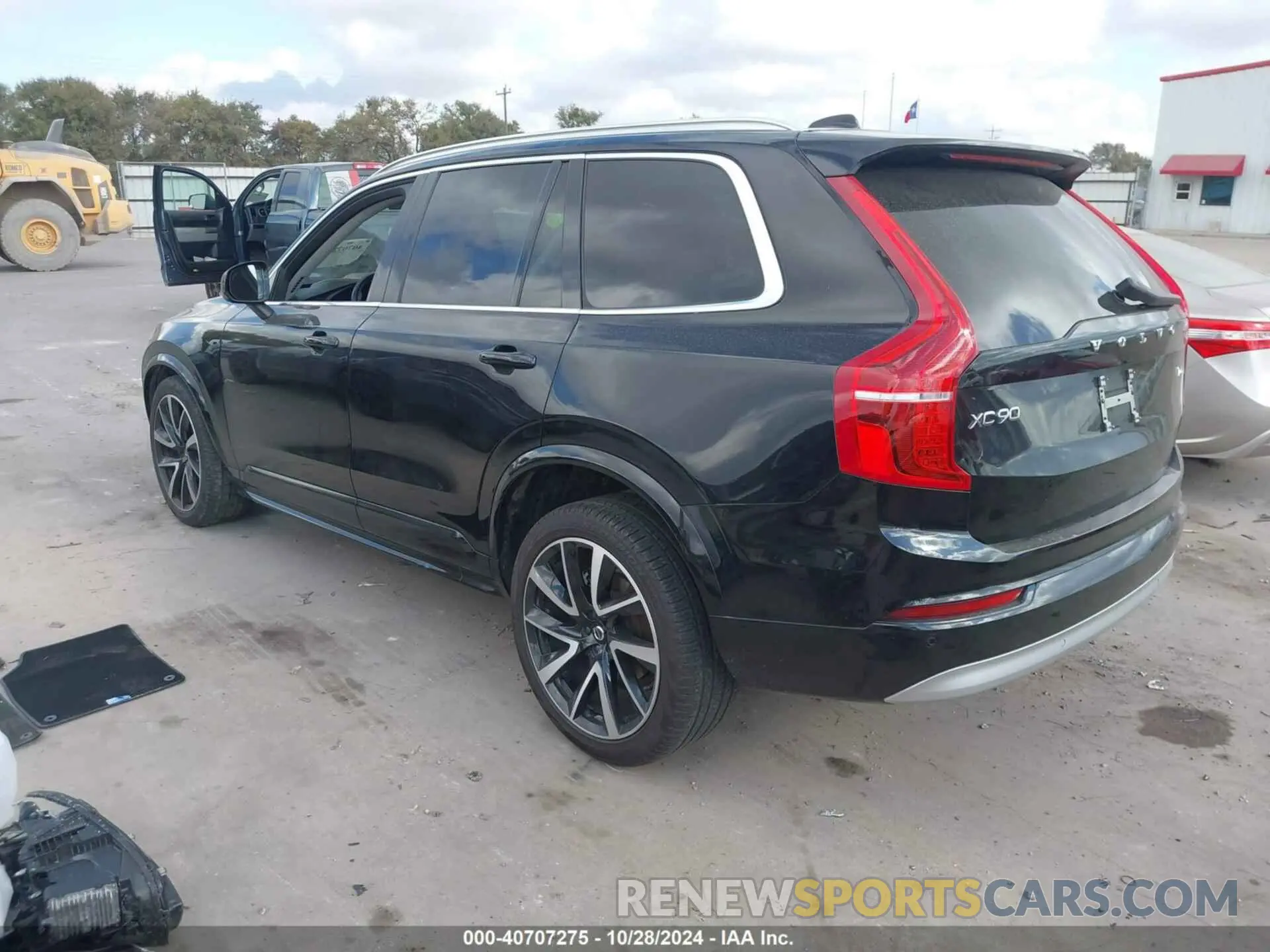 3 Photograph of a damaged car YV4A221K4N1810692 VOLVO XC90 2022