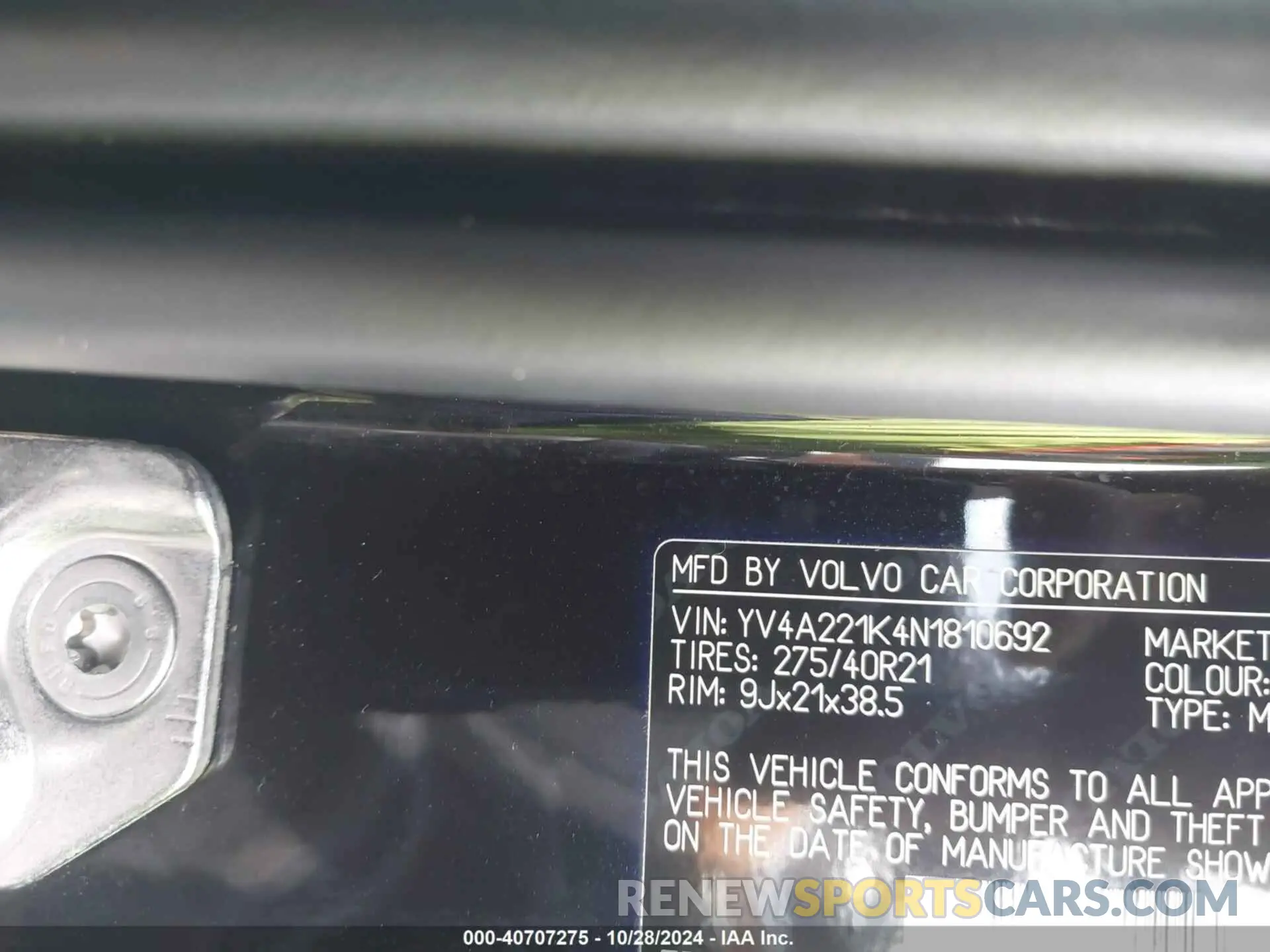 9 Photograph of a damaged car YV4A221K4N1810692 VOLVO XC90 2022