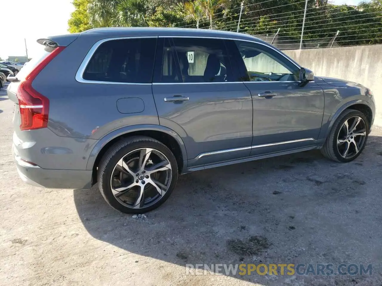 3 Фотография поврежденного автомобиля YV4A221L1N1826115 VOLVO XC90 2022