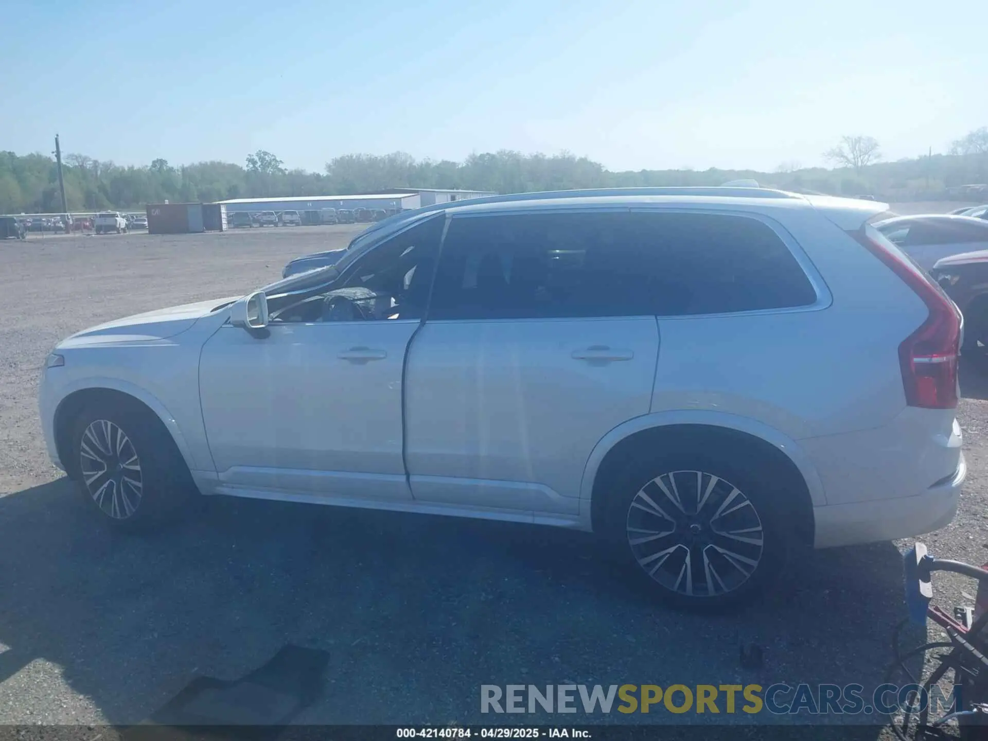 14 Photograph of a damaged car YV4A22PK2N1781135 VOLVO XC90 2022
