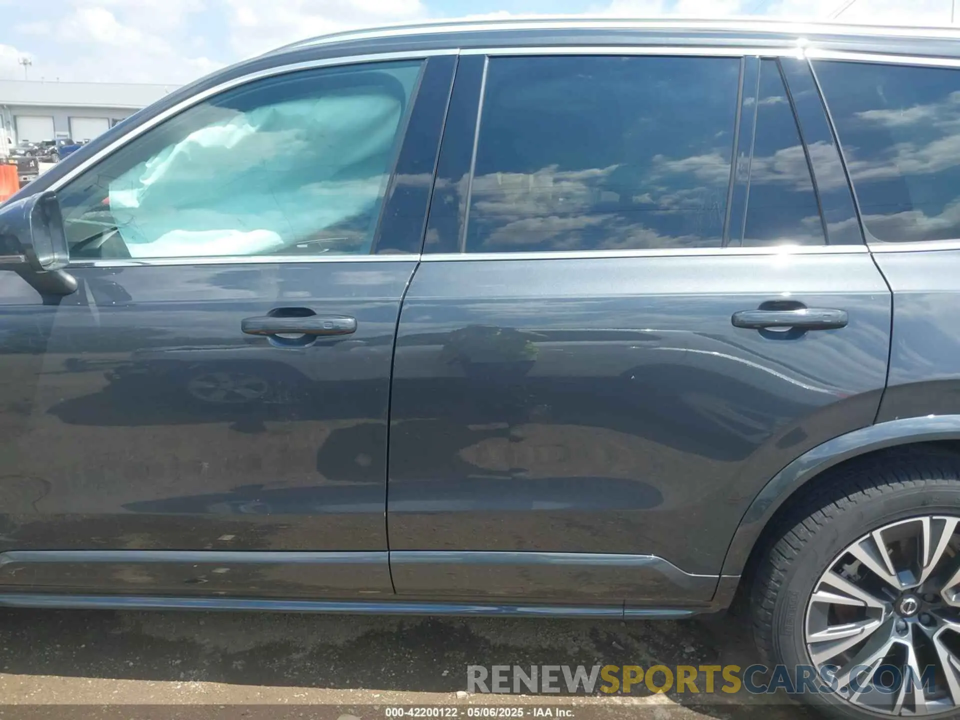 14 Photograph of a damaged car YV4A22PK2N1782723 VOLVO XC90 2022