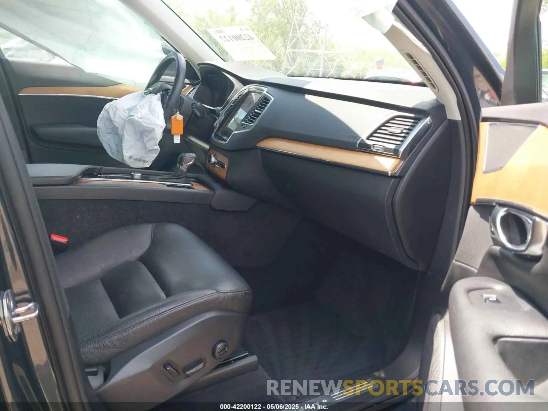 5 Photograph of a damaged car YV4A22PK2N1782723 VOLVO XC90 2022