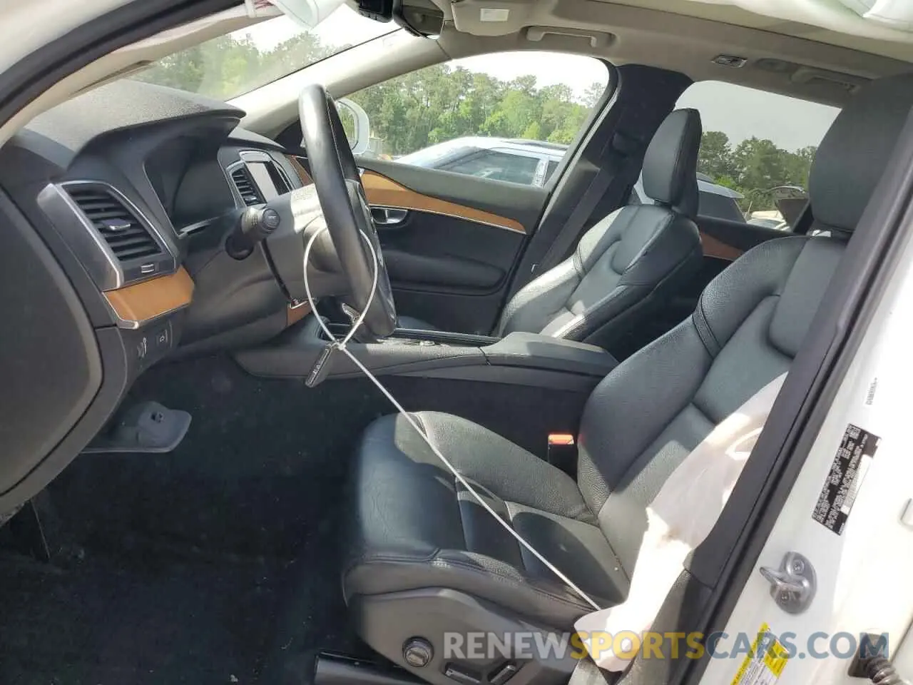 7 Photograph of a damaged car YV4A22PK5N1861416 VOLVO XC90 2022