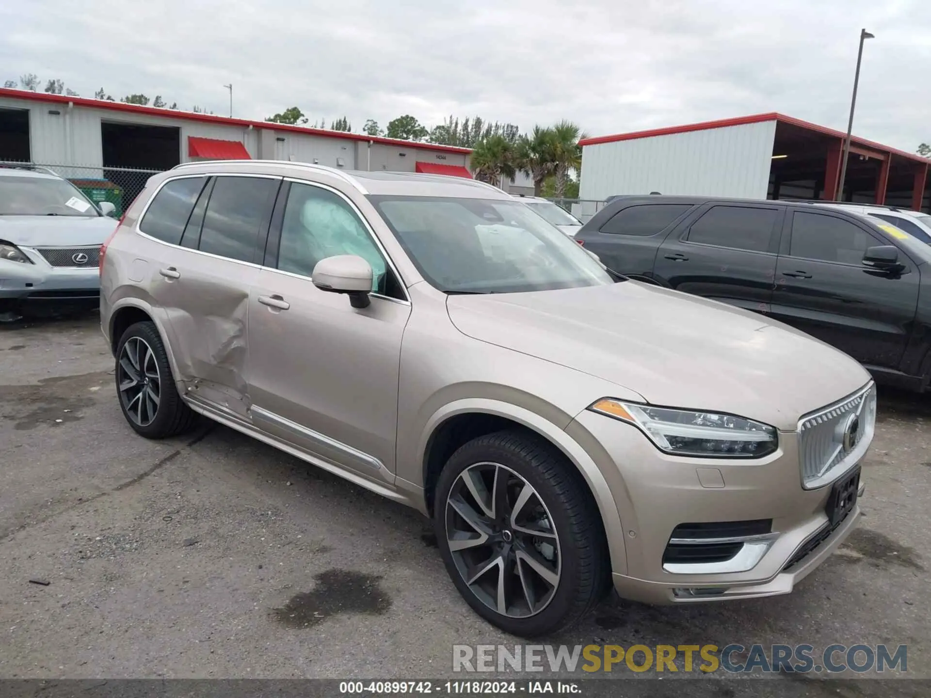 1 Photograph of a damaged car YV40621N1P1991537 VOLVO XC90 2023