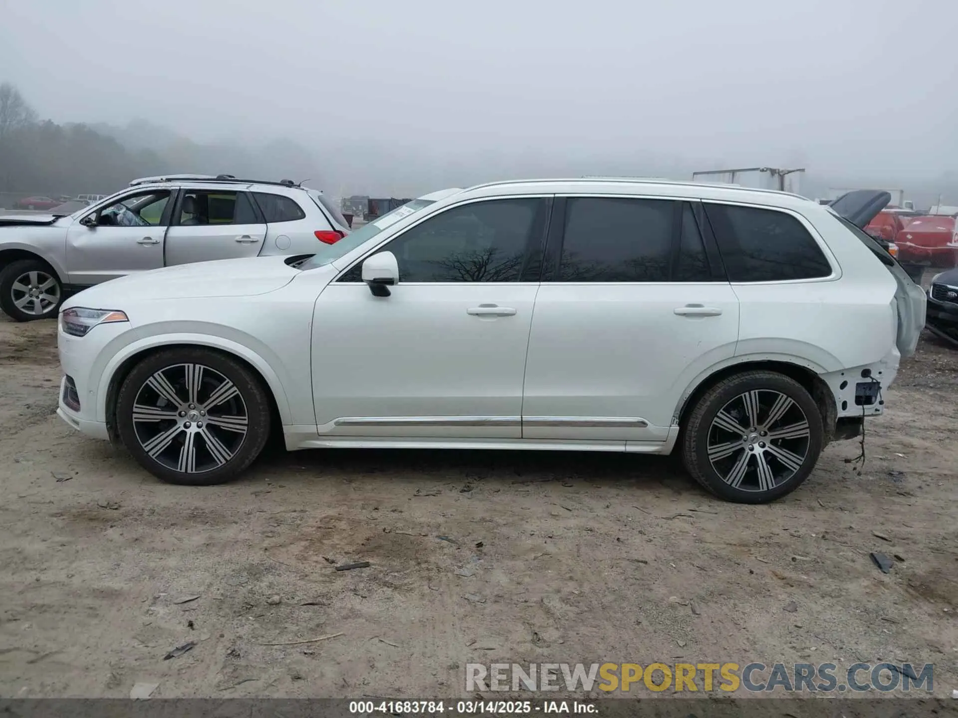 15 Photograph of a damaged car YV4062PA8P1959317 VOLVO XC90 2023