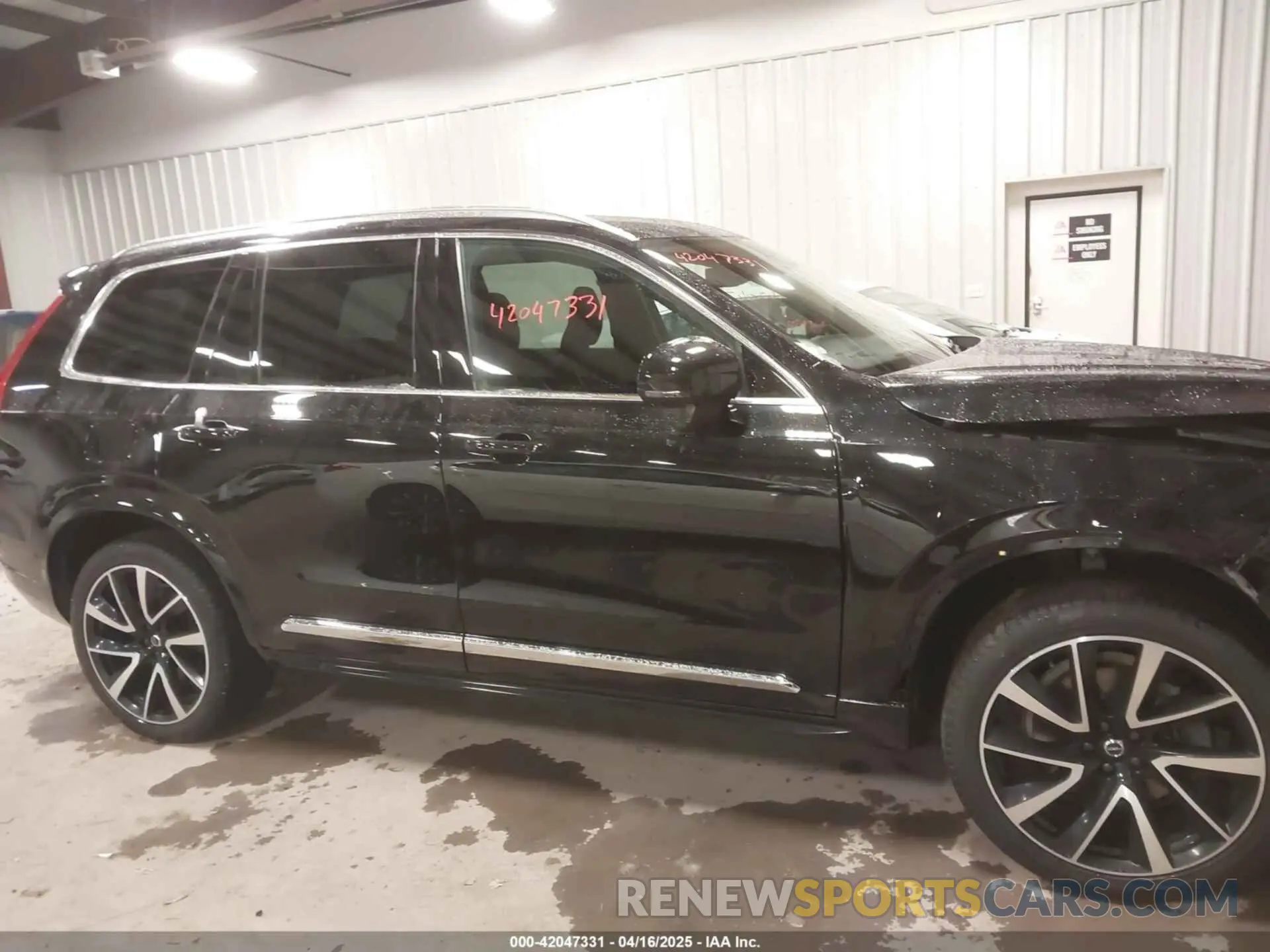 13 Фотография поврежденного автомобиля YV4062PN2P1917275 VOLVO XC90 2023