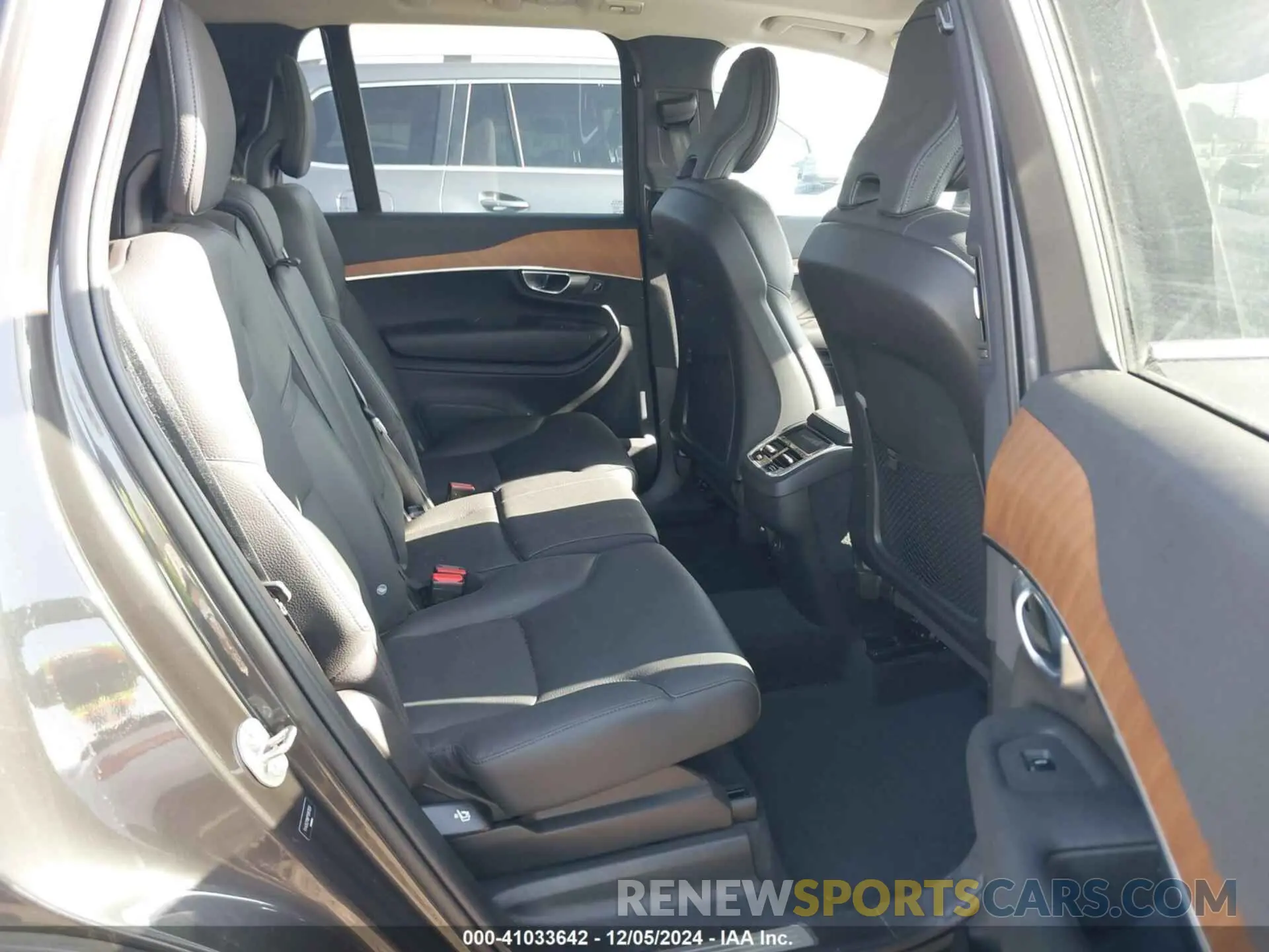 8 Фотография поврежденного автомобиля YV4062PN6P1997826 VOLVO XC90 2023