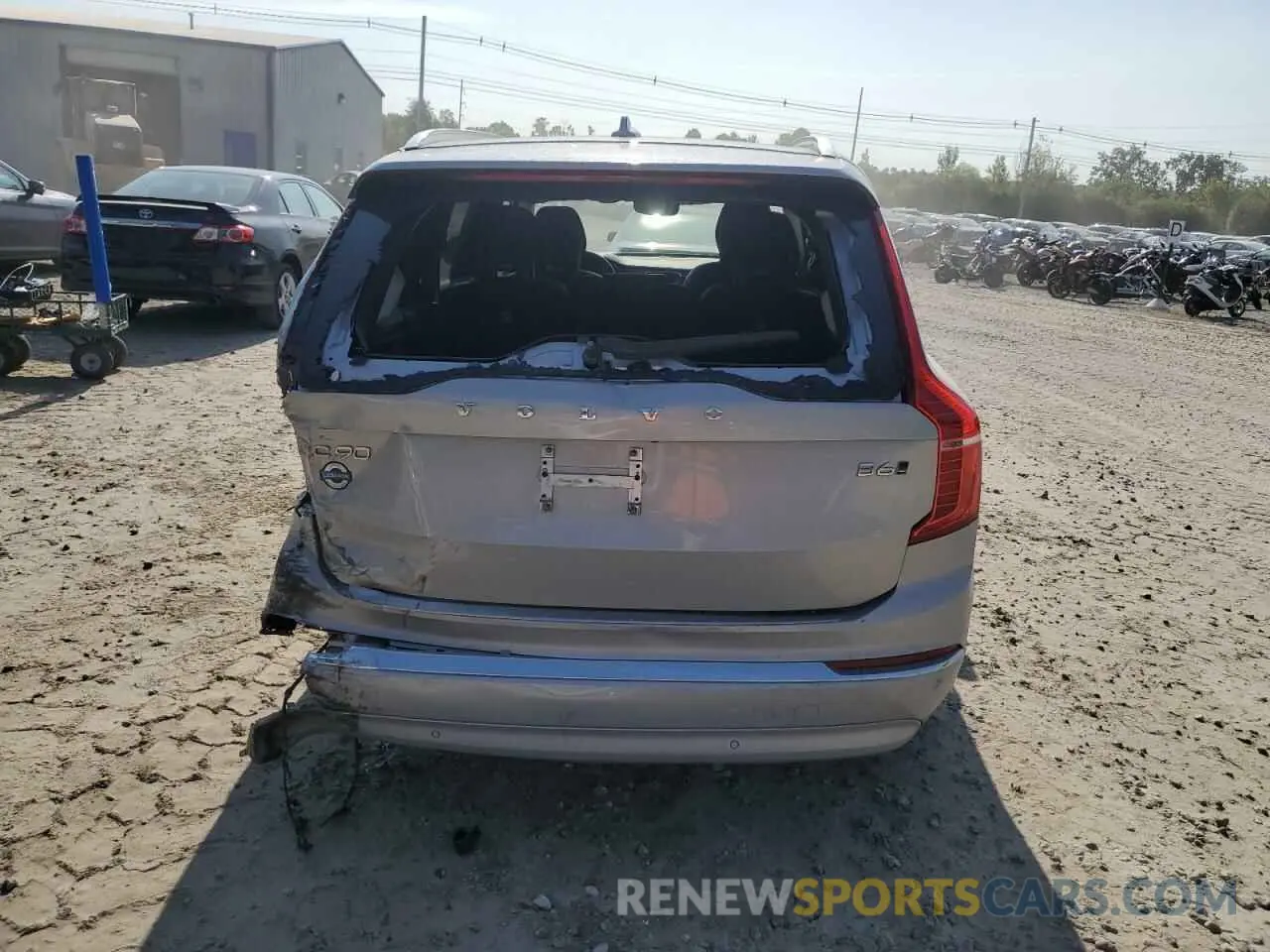 6 Photograph of a damaged car YV4062PN9P1927172 VOLVO XC90 2023