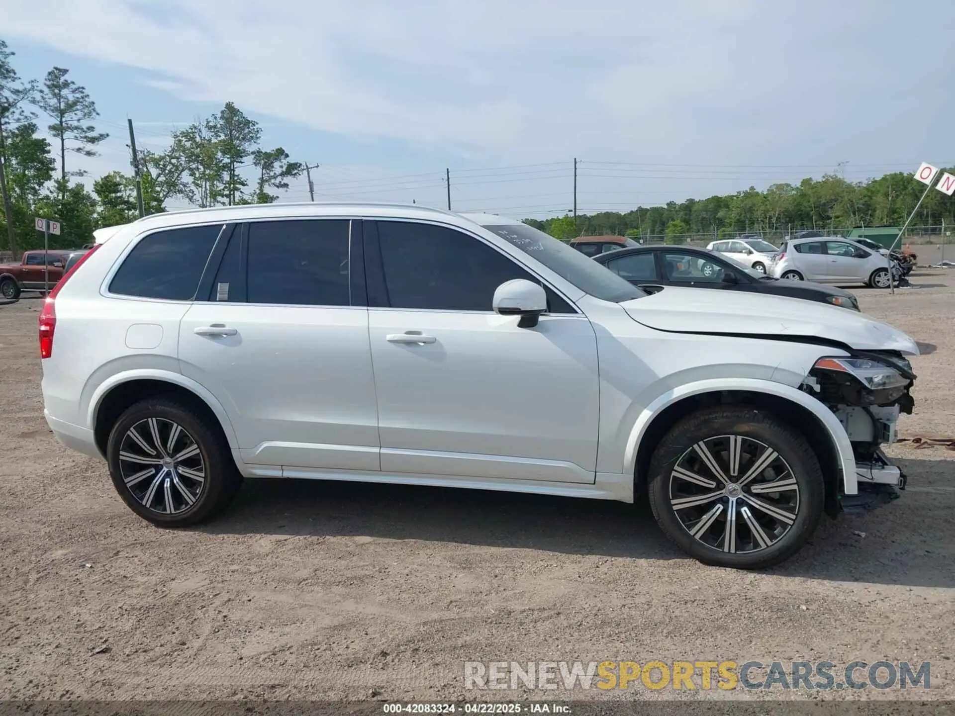 14 Photograph of a damaged car YV4L12PK0P1909337 VOLVO XC90 2023