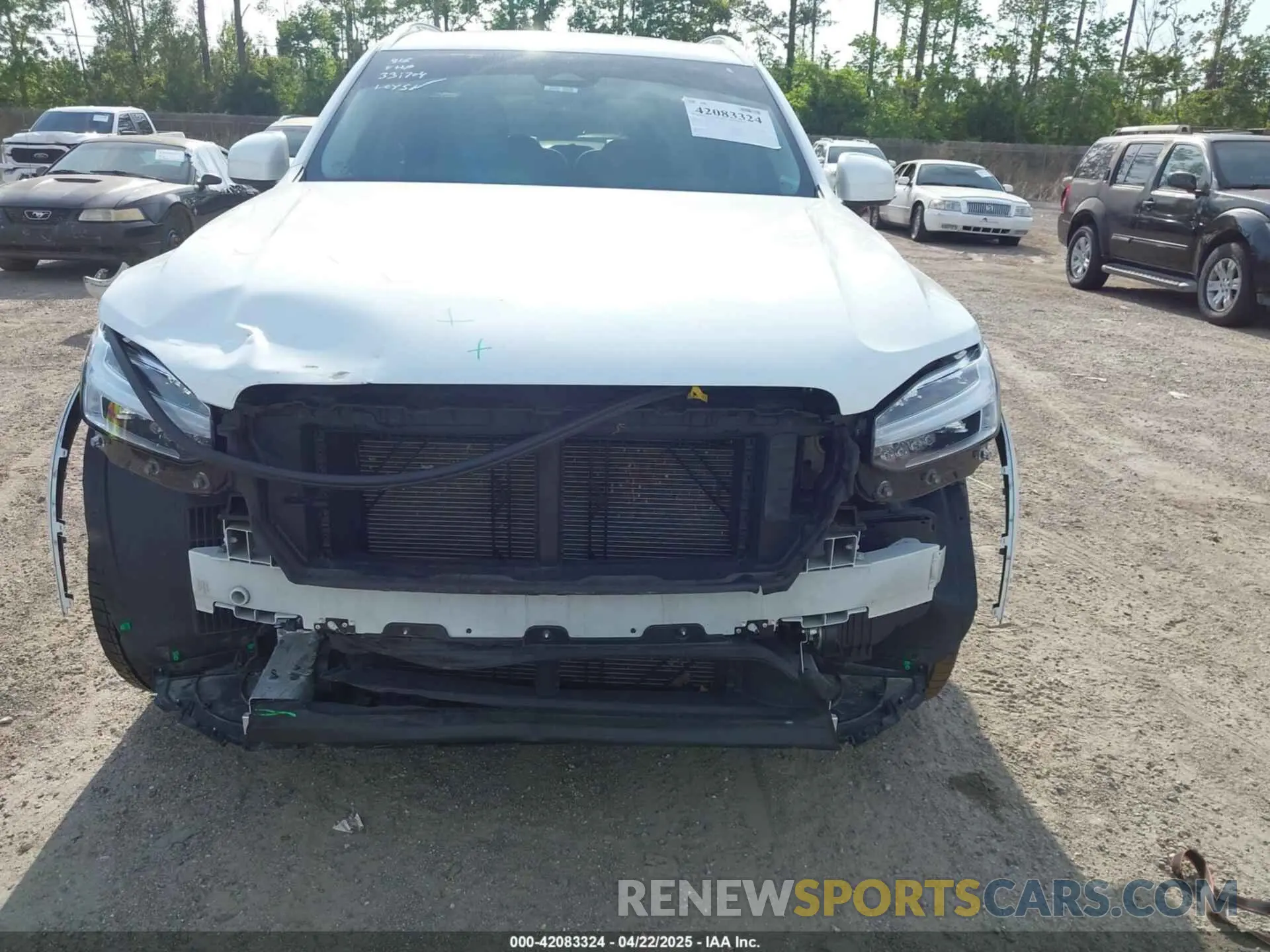 6 Photograph of a damaged car YV4L12PK0P1909337 VOLVO XC90 2023