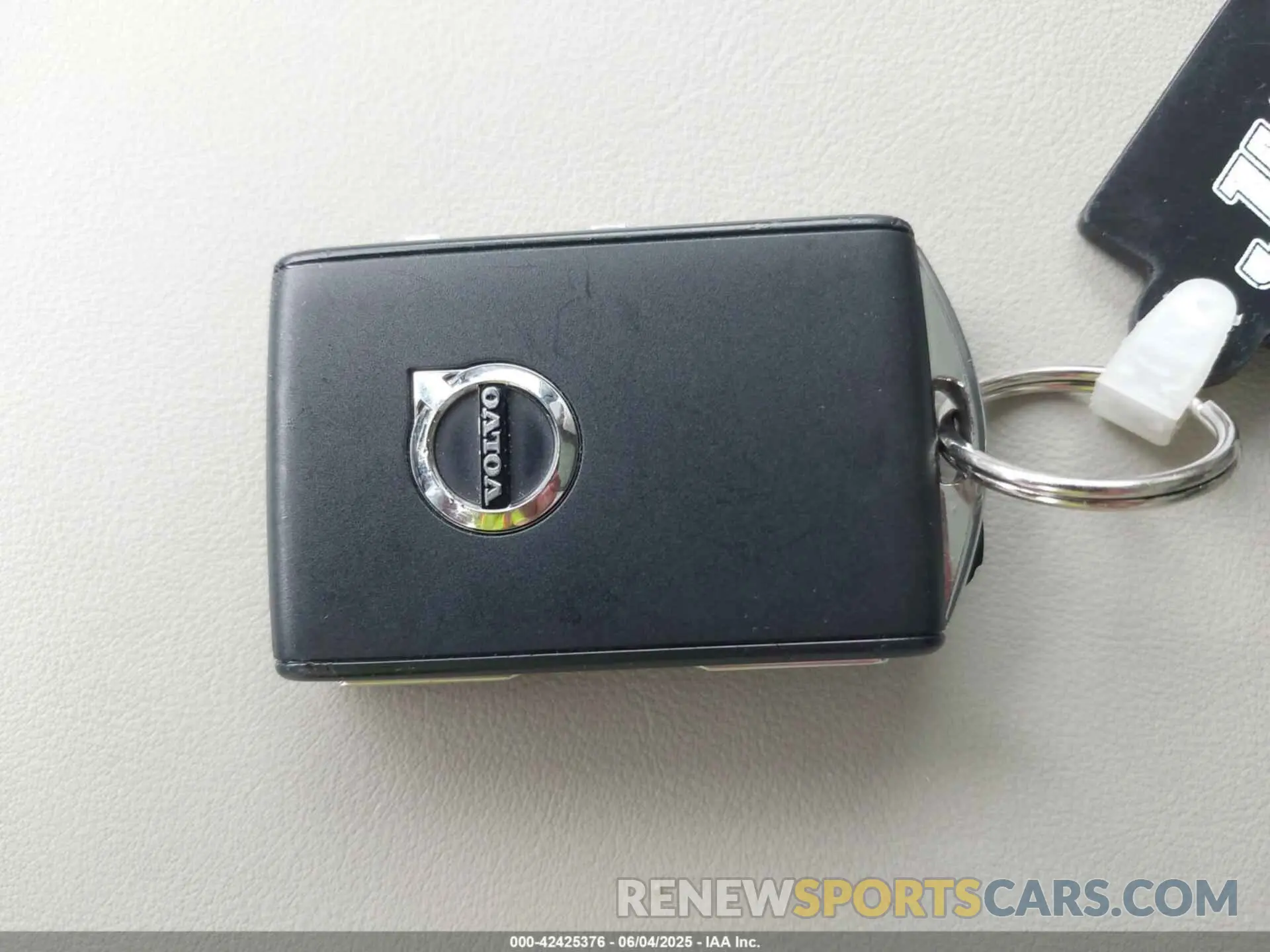 11 Фотография поврежденного автомобиля YV4L12PN0P1910689 VOLVO XC90 2023