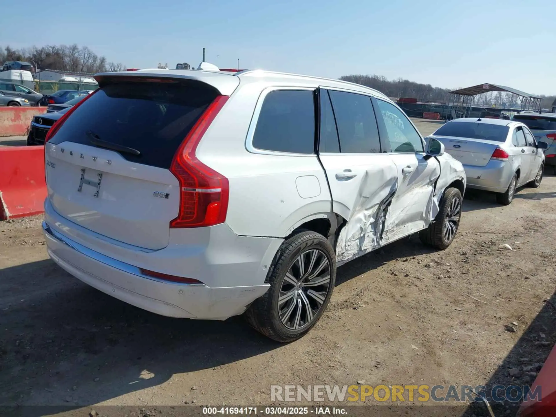 4 Photograph of a damaged car YV4L12PN5P1972993 VOLVO XC90 2023