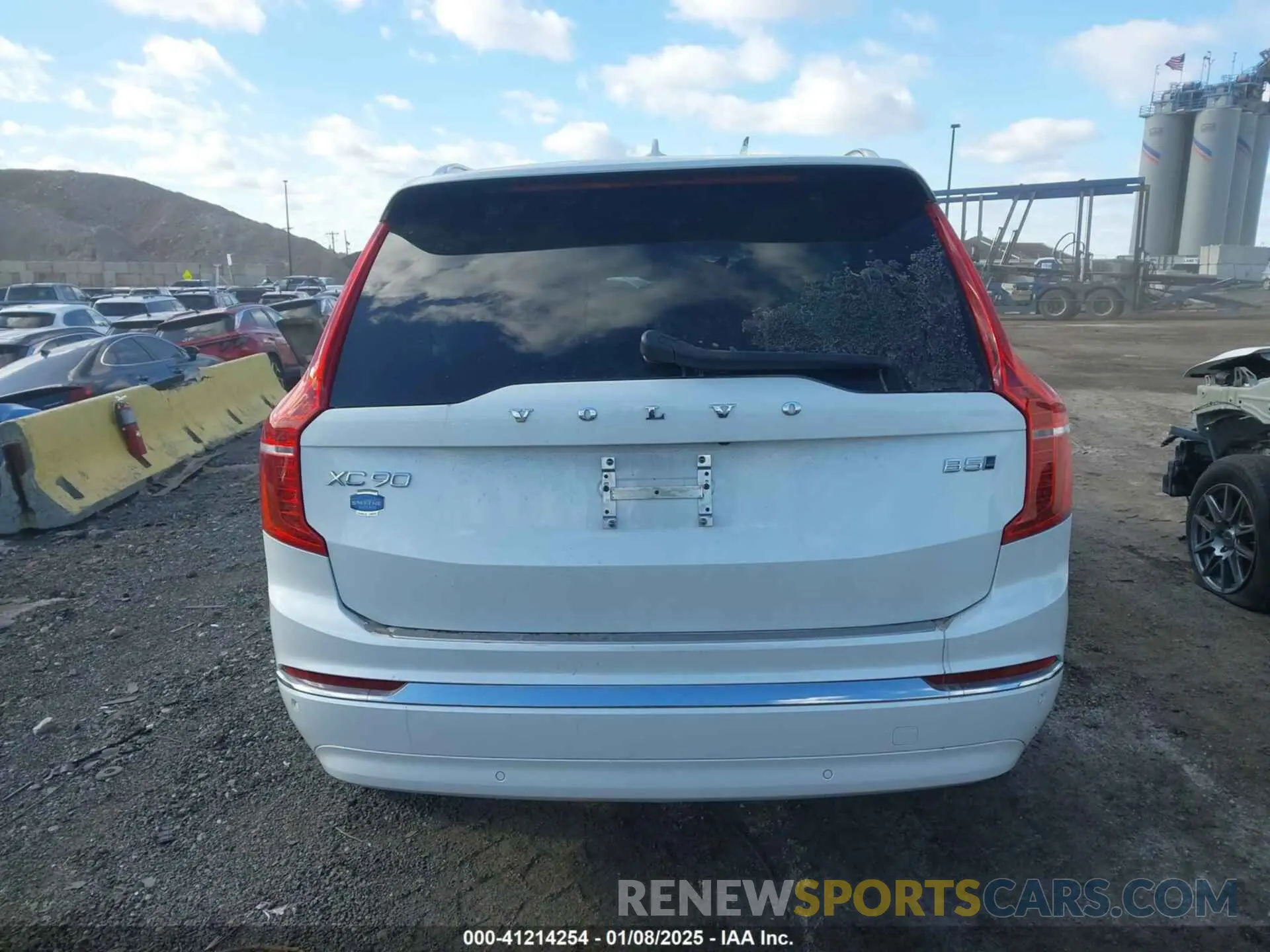 16 Photograph of a damaged car YV4L12PN6P1965650 VOLVO XC90 2023