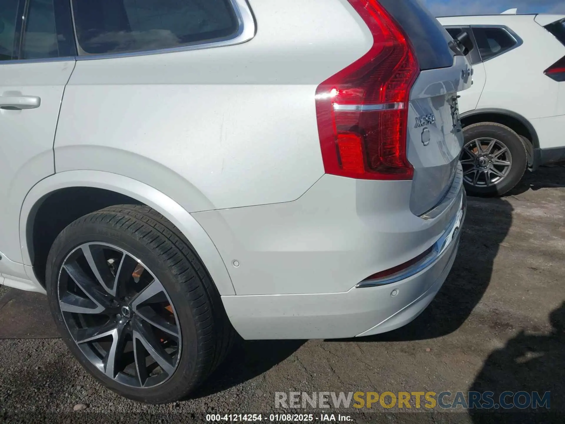 18 Photograph of a damaged car YV4L12PN6P1965650 VOLVO XC90 2023