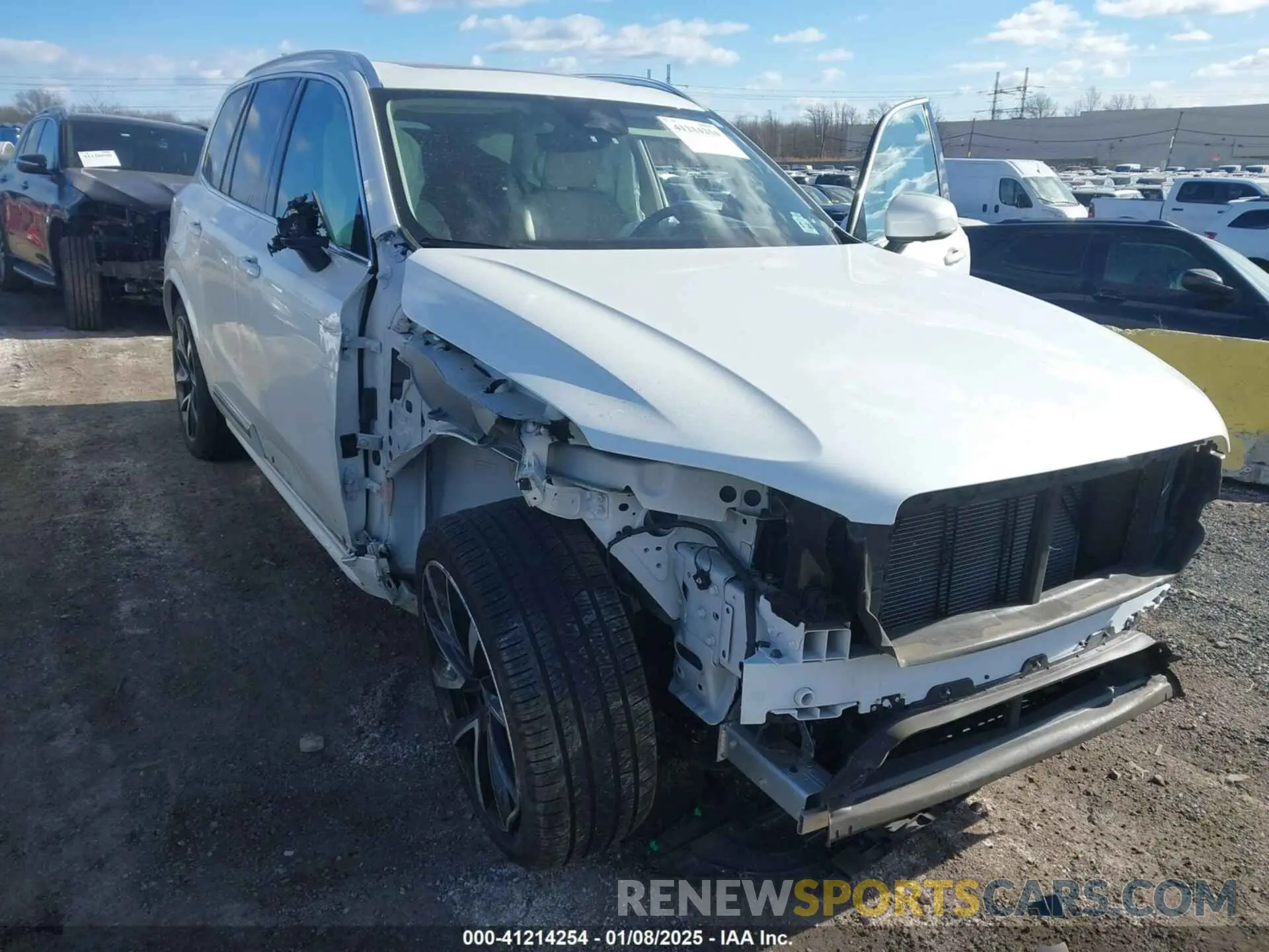 6 Photograph of a damaged car YV4L12PN6P1965650 VOLVO XC90 2023